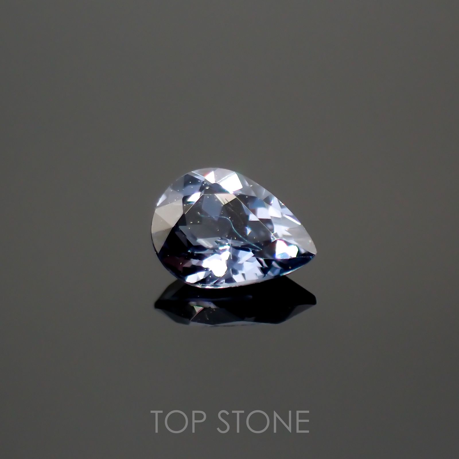 カラーチェンジガーネット アレキタイプ(宝石名ガーネット)マダガスカル・ベキリー産 0.16ct 識別済[220616431]4.1x3mm前後