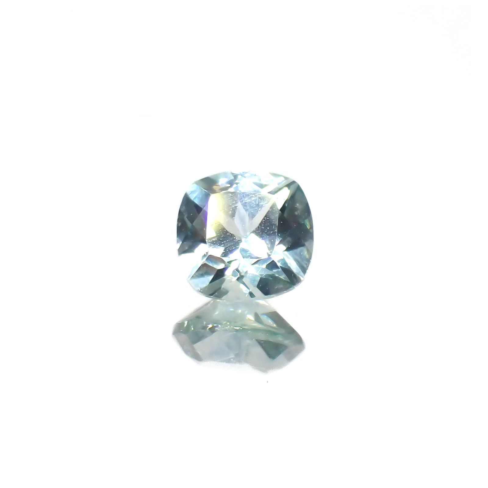 モンタナサファイア(宝石名サファイア)アメリカ・モンタナ州産 0.48ct 識別済[220616654]4.4x4.4mm前後