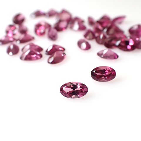 <ランダムセレクト1個販売>ロードライトガーネット(宝石名ロードライト・ガーネット)ブラジル産 約0.26ct 識別済[250129746-PAC]5.1x3.1mm前後