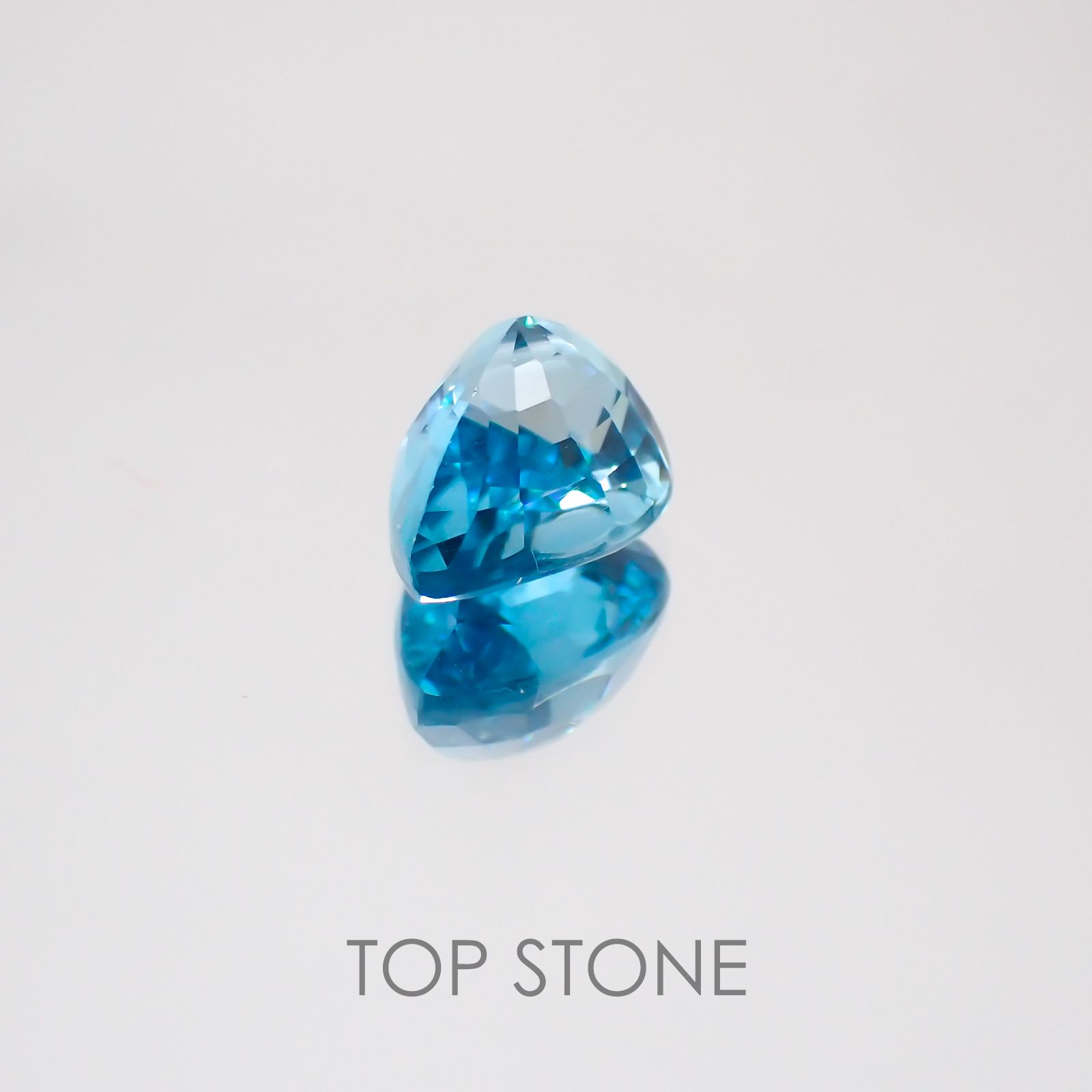 ブルージルコン カンボジア産 ルース 2.44ct[20063093]7.8×5.8mm前後