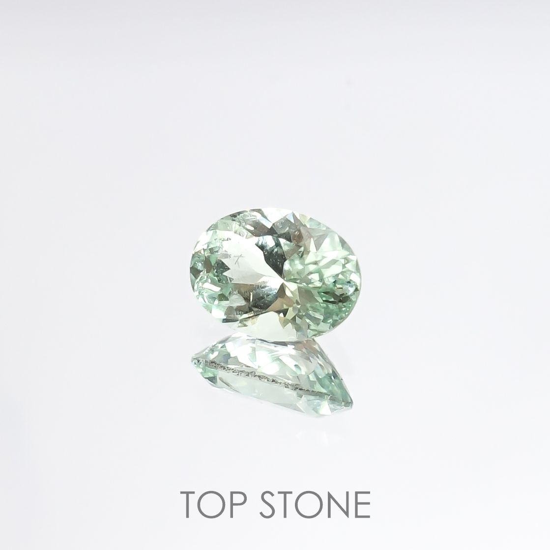 バナジウムコーネルピン(宝石名コーネルピン)タンザニア・タンガ州産 0.95ct 識別済[220115627]7.2x5.3mm前後