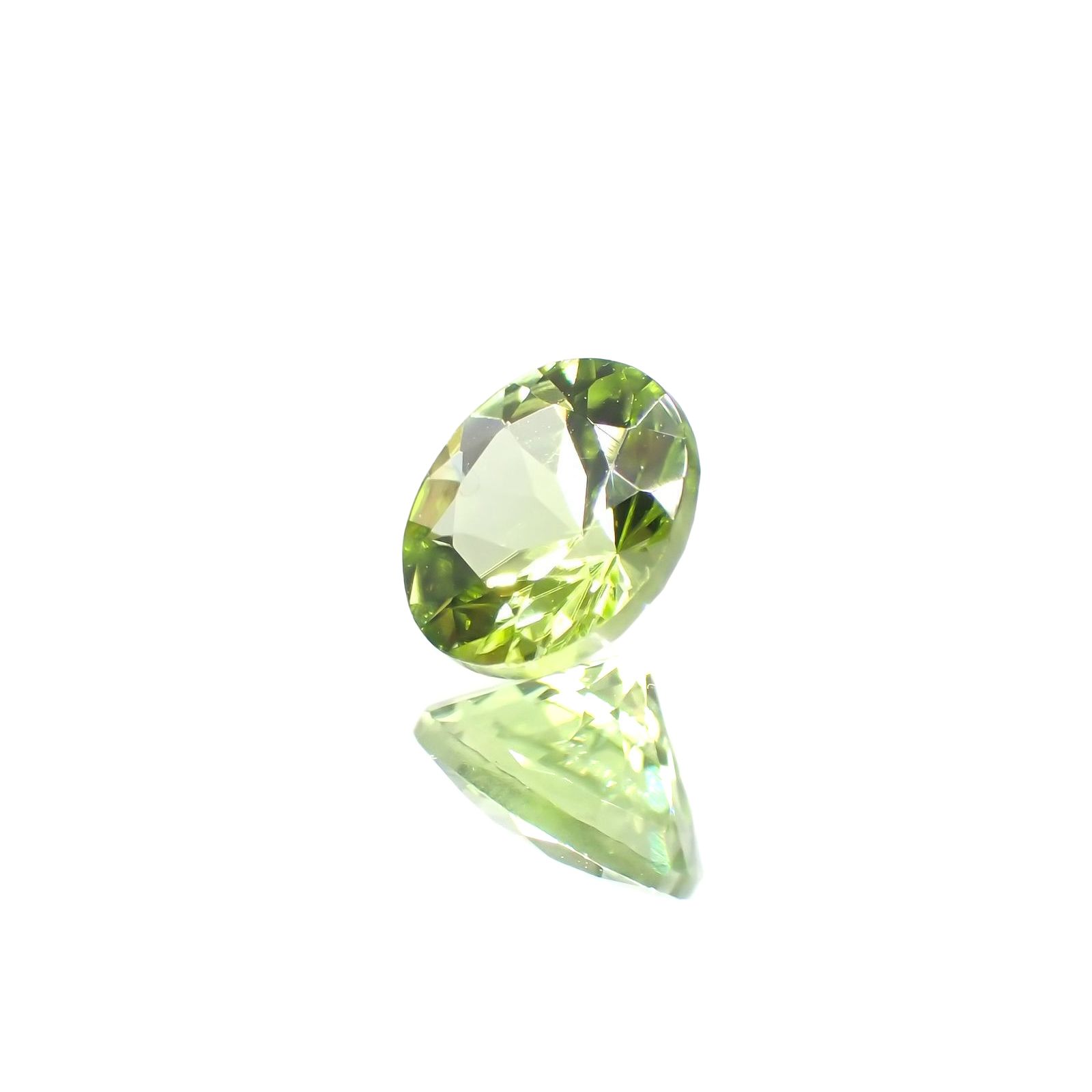 ペリドット(宝石名ペリドット) パキスタン産 識別済 1.05ct / 6.3x6.3mm前後 [210813075]