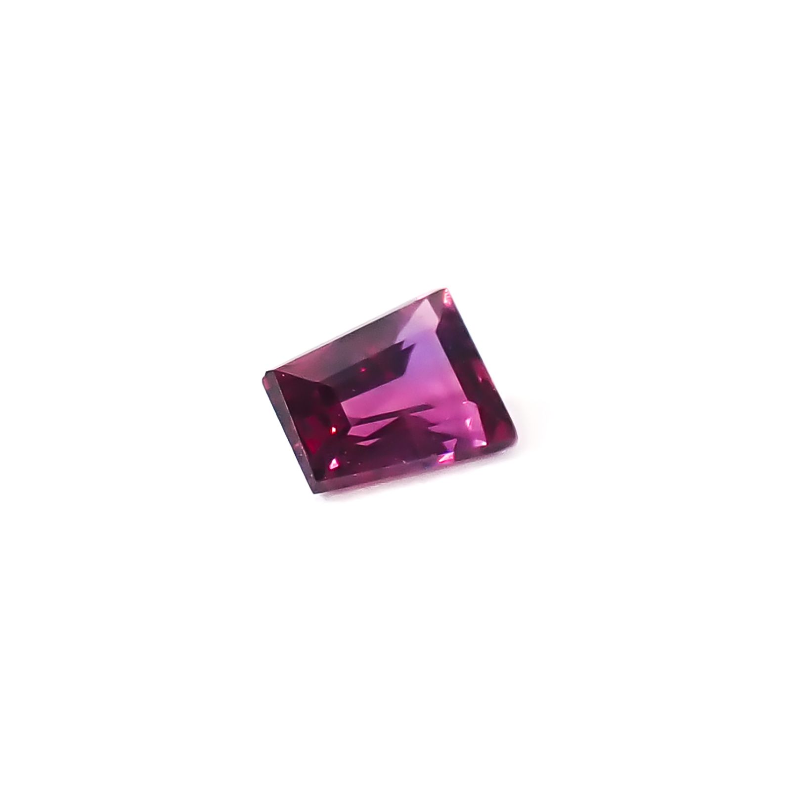 ウィンザーサファイア タンザニア・ウィンザー産 0.17ct / 3.5x2.7mm前後 [260532130]