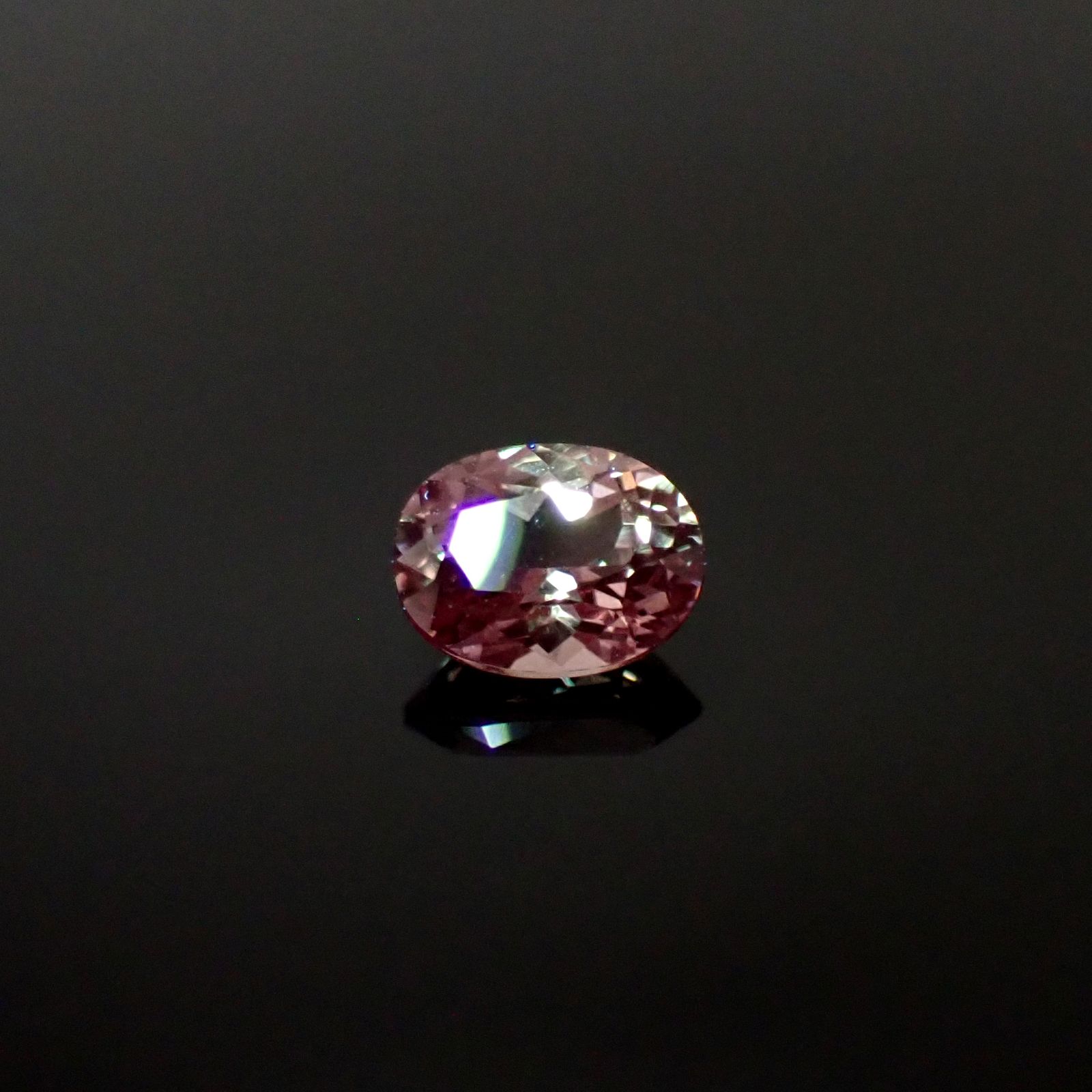 ドラゴンガーネット タンザニア産 0.93ct [250330038]6.5x5mm前後