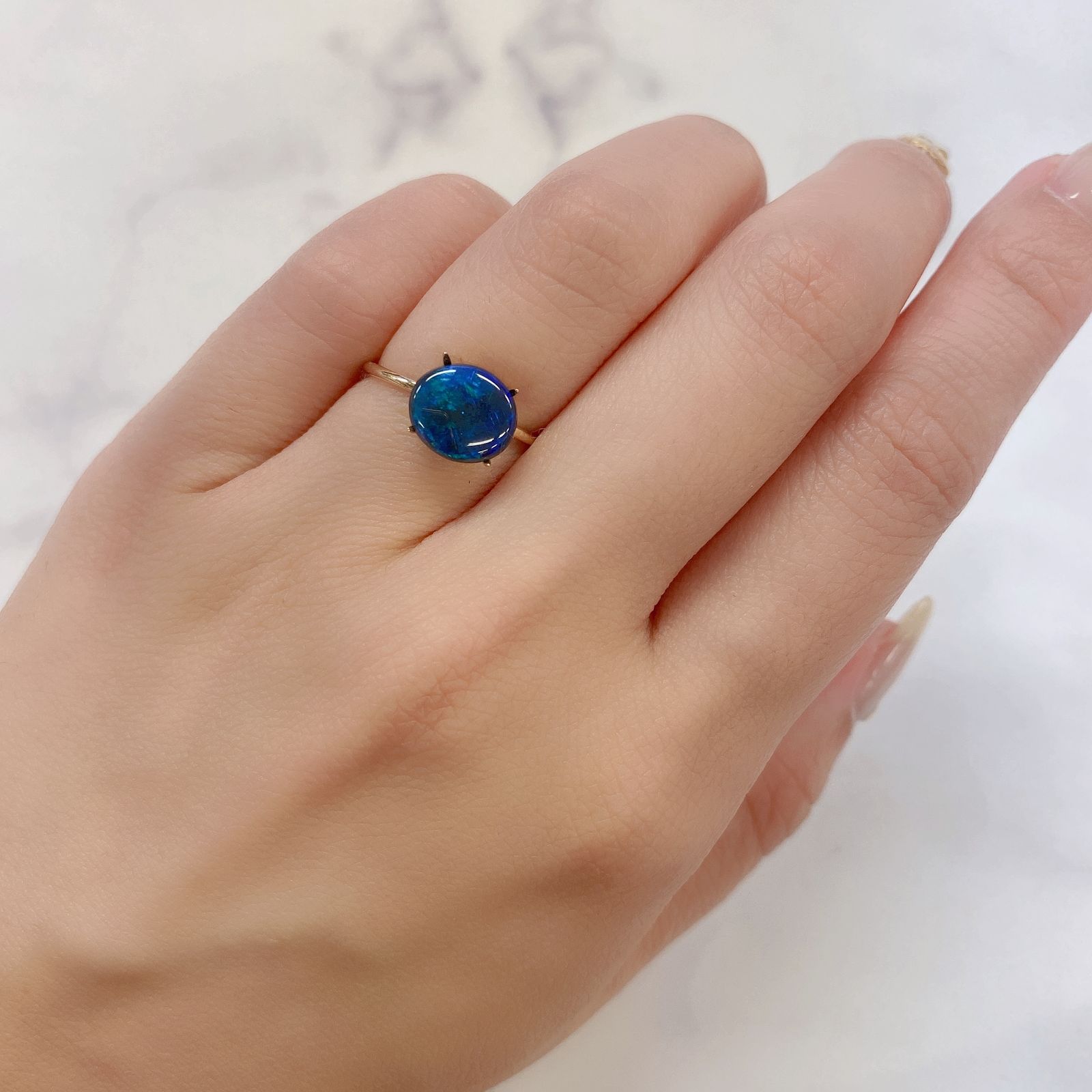 ブラックオパール(宝石名ブラック・オパール) オーストラリア産 1.448ct ソ付(彩珠)[210611324]9.2×8.2mm前後