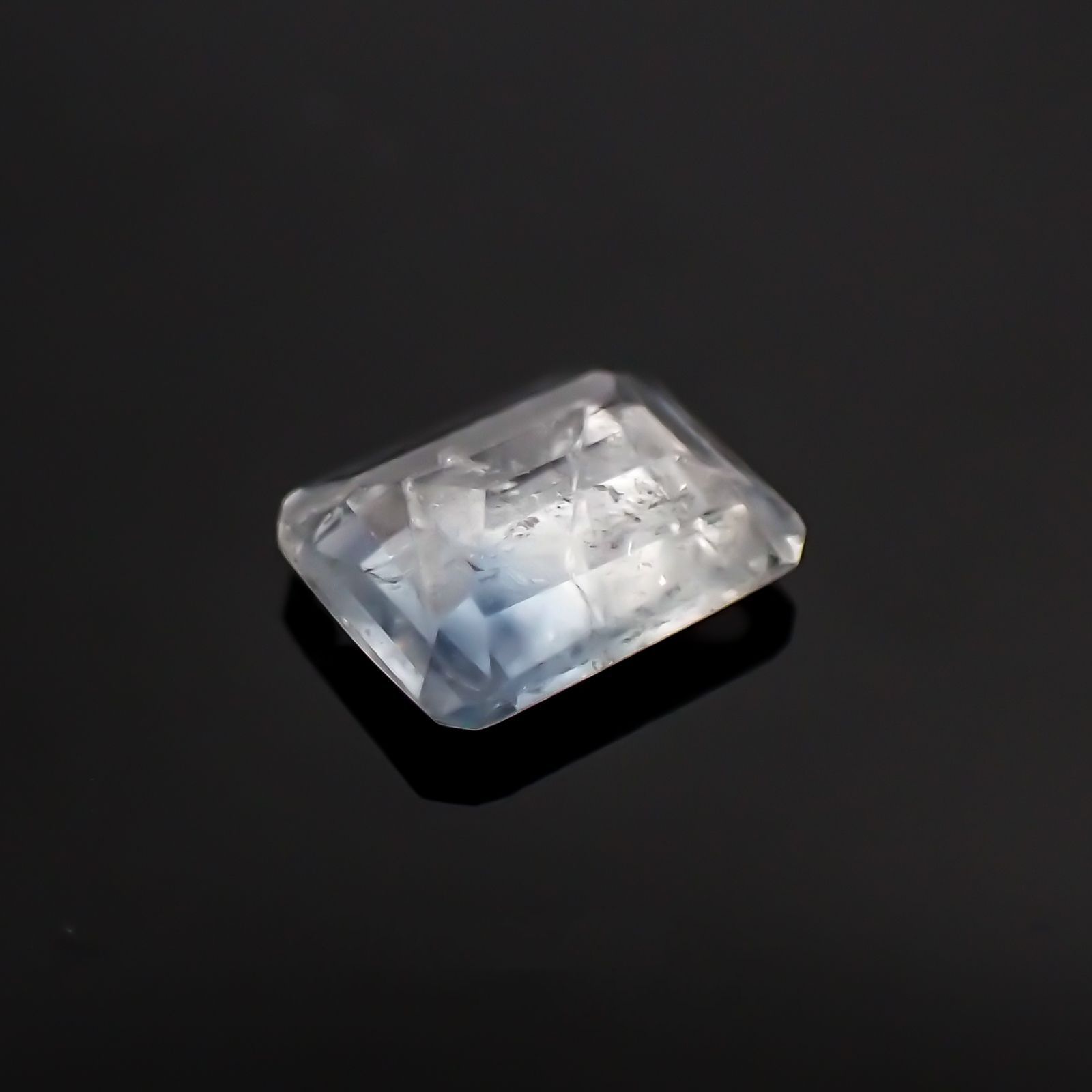 ユークレース ブラジル産 ルース 0.474ct ソーティング付き[21028471]5.7×4.4mm前後