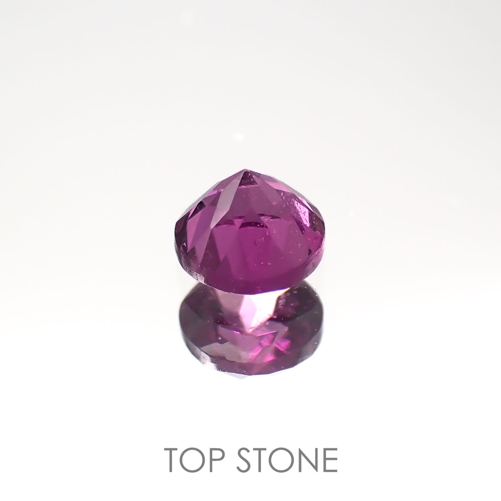 カラーシフト マラヤガーネット(宝石名ガーネット)タンザニア産 0.40ct 識別済[220817280]4.1x4.1mm前後