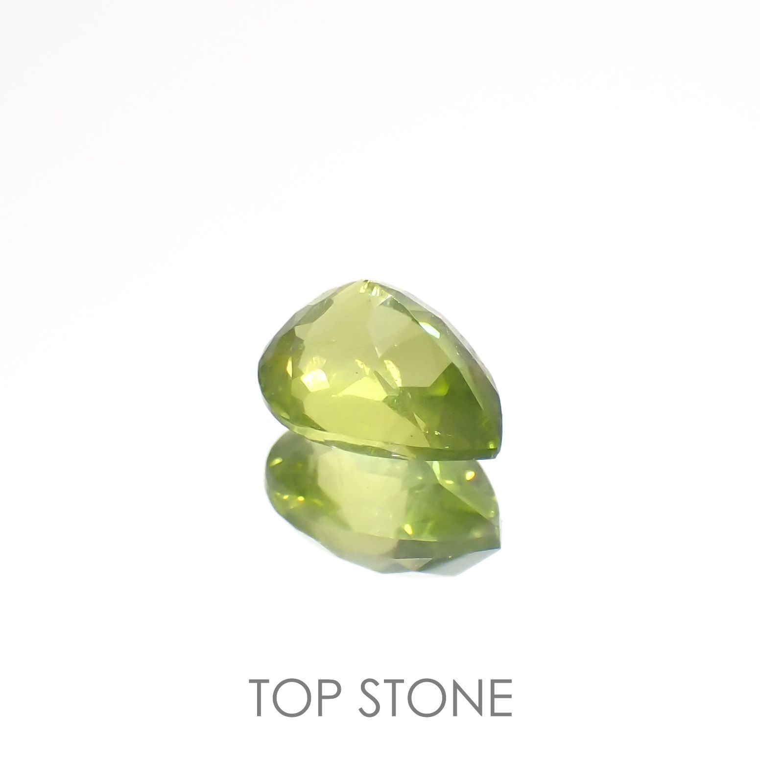 グリーンエンスタタイト(宝石名グリーン・エンスタタイト)カメルーン産 0.79ct 識別済[220917598]6.8x5mm前後