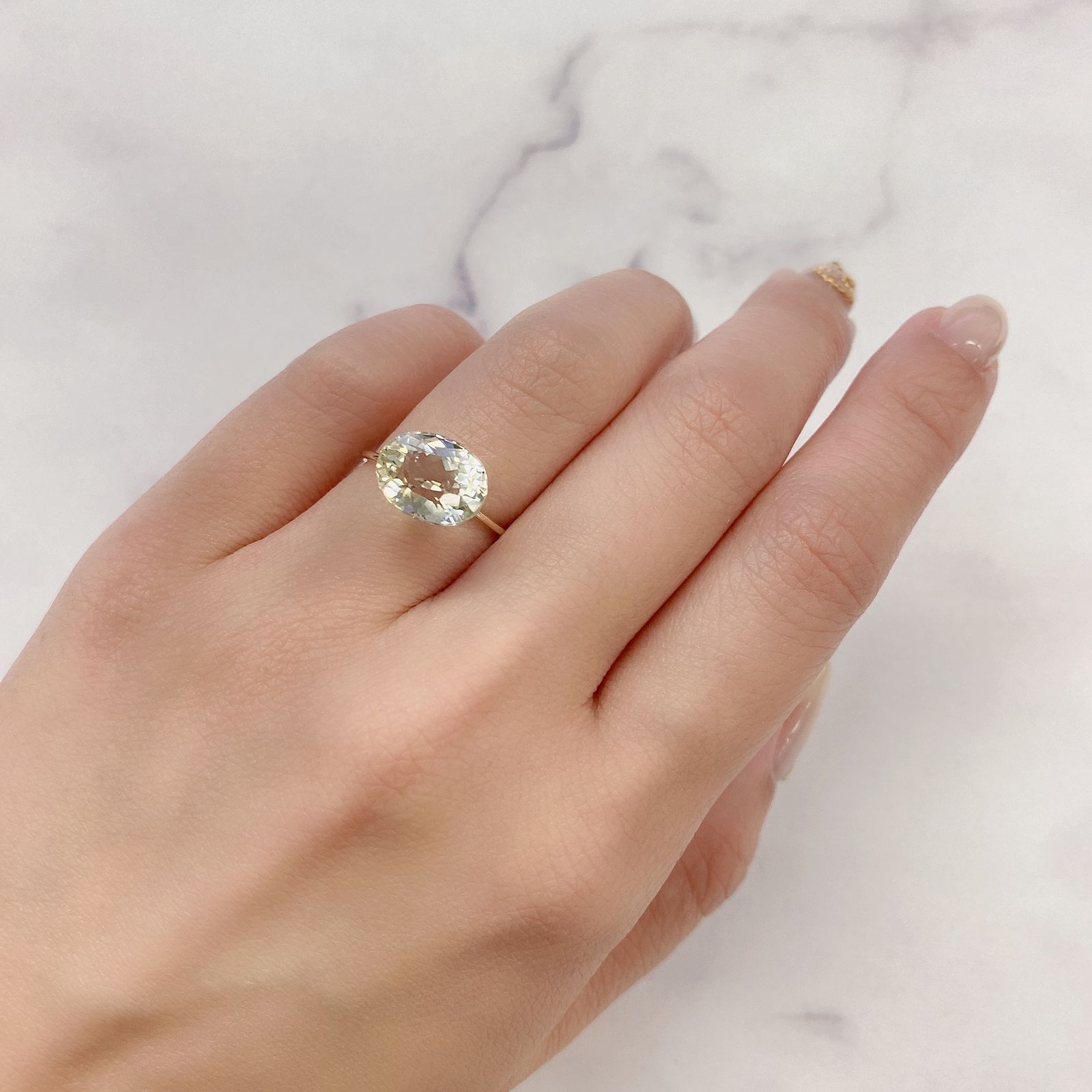 スポジュミン(宝石名スポジュミン)アフガニスタン産 4.47ct 識別済[211113707]10.8x8.4mm前後