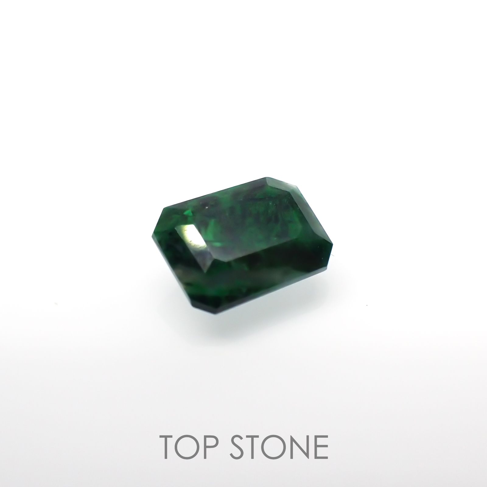 モーシッシ ビルマ産 1.35ct[220918041]8x6mm前後