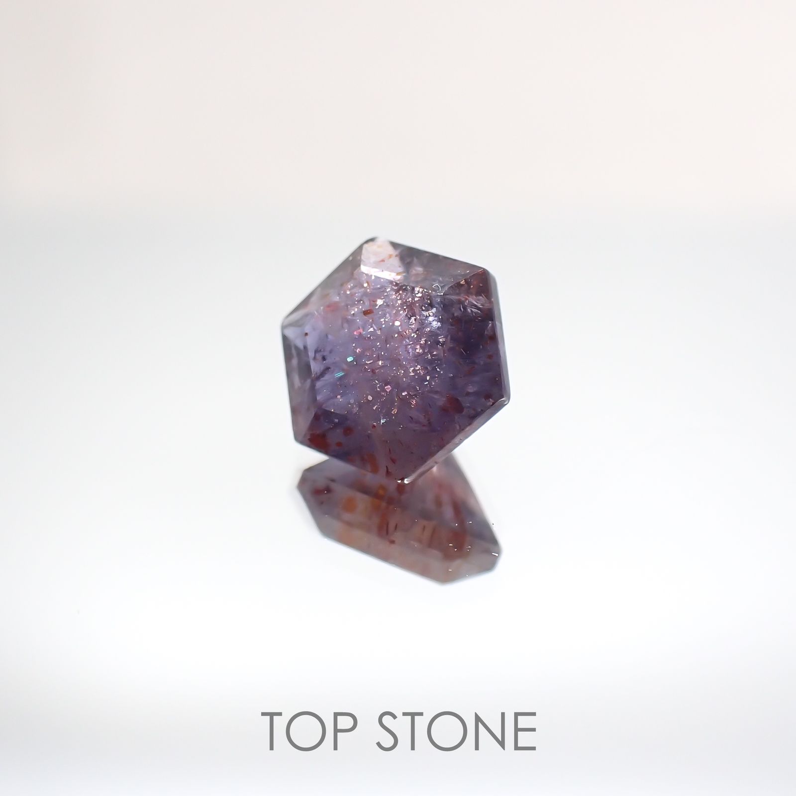 ◇ヘキサゴンカット◇ブラッドショットアイオライトSA インド産 ルース 0.94ct[210610989]6×6mm前後