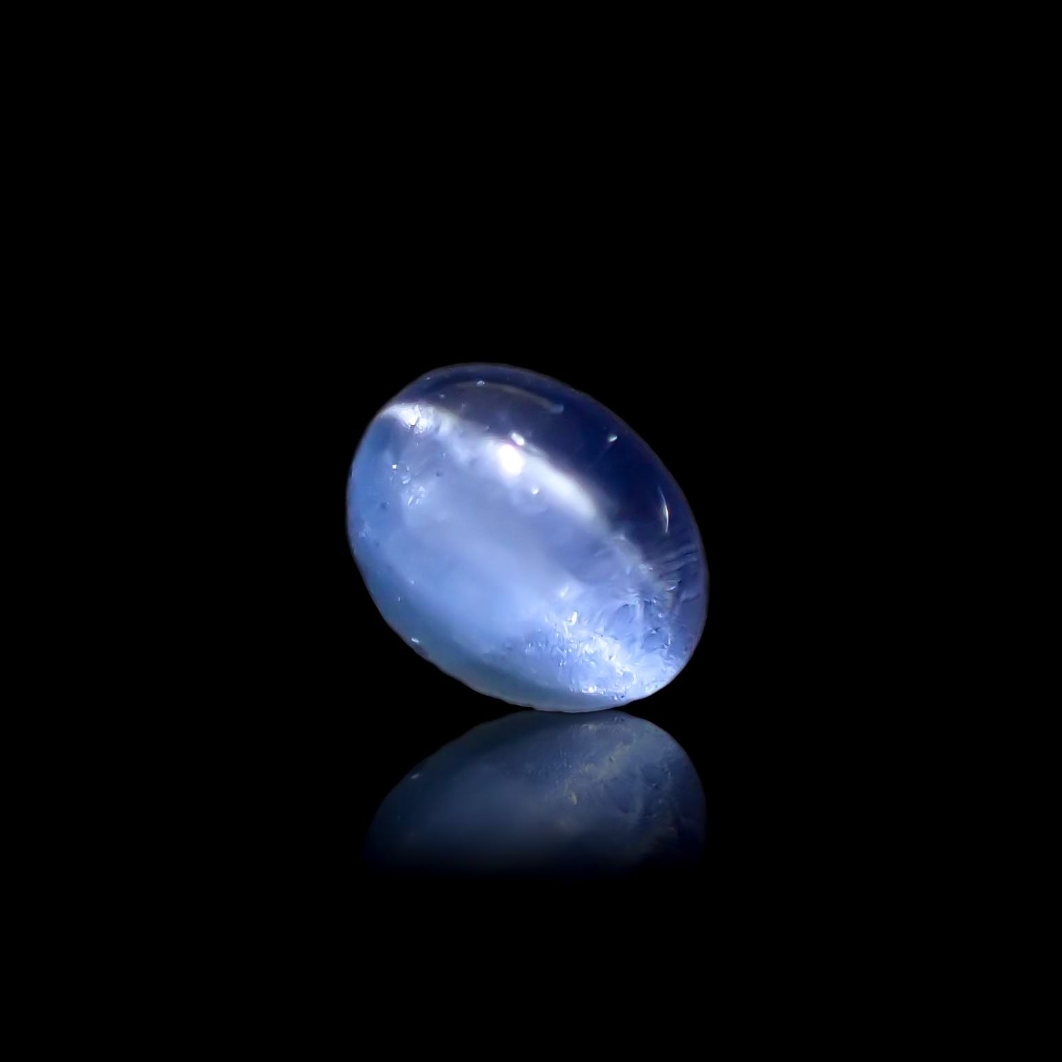 アパタイトキャッツアイ(宝石名ブルー・アパタイト・キャッツアイ)マダガスカル産 1.486ct ソ付(彩珠)[231124144]7.6x6mm前後