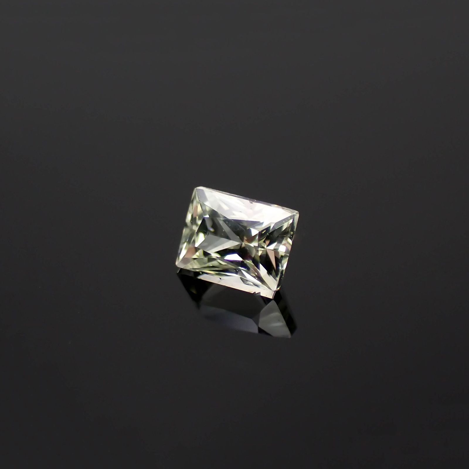 リューコガーネット ビルマ産 0.33ct [230421422]4.1x3mm前後