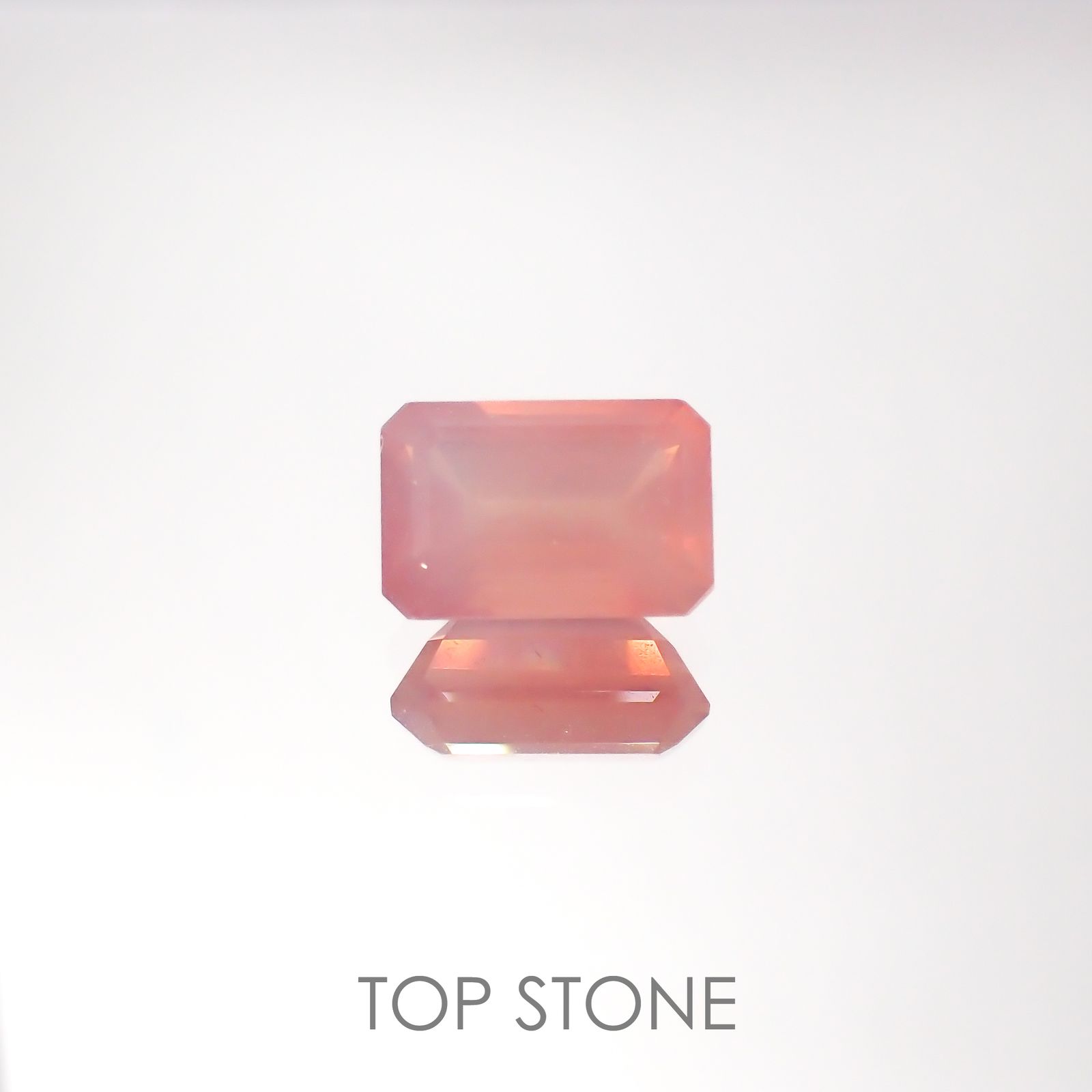 ディープローズクォーツ(宝石名ローズ・クォーツ)モザンビーク産 1.47ct 識別済[220616406]8.2x5.4mm前後