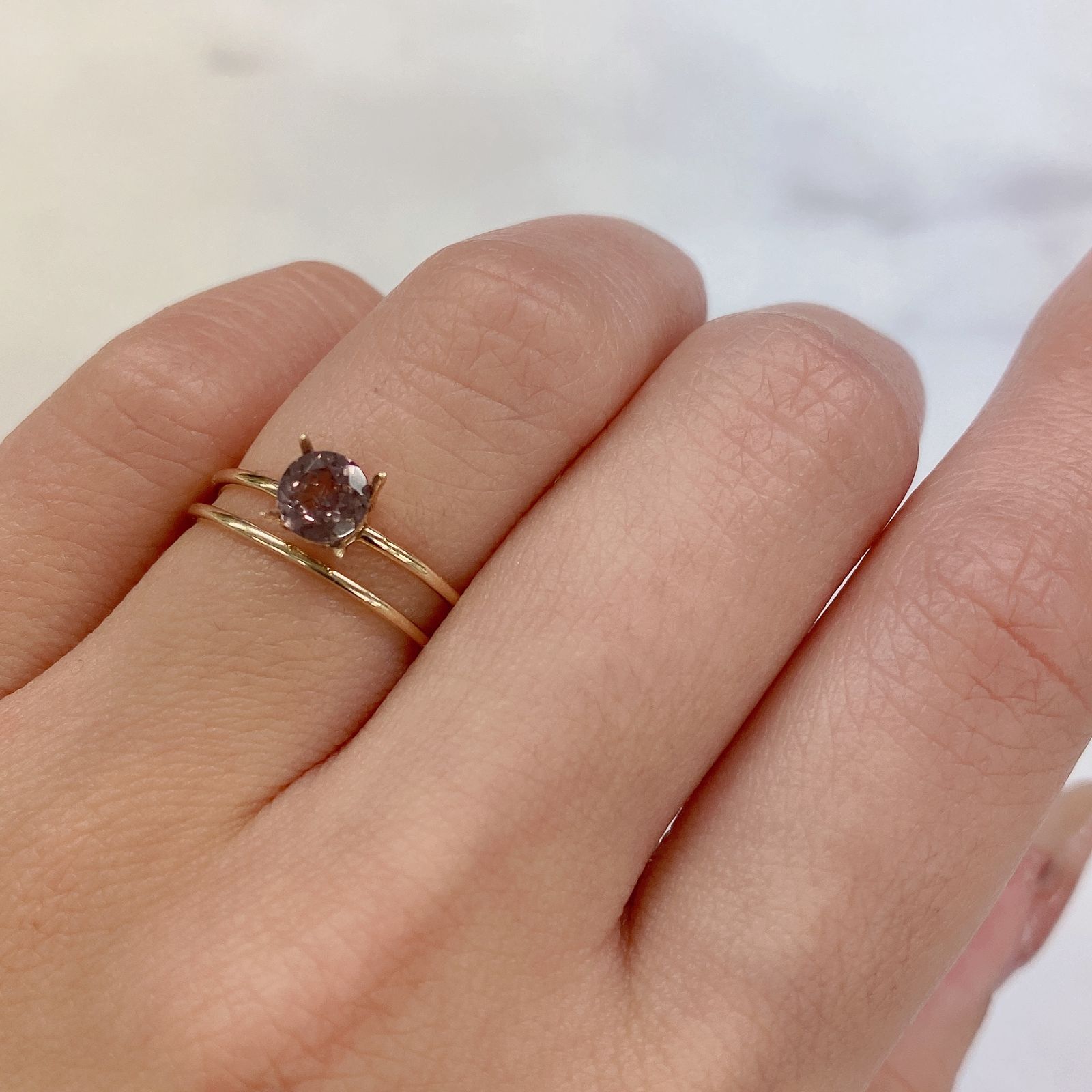 カラーチェンジマラヤガーネット(宝石名ガーネット) タンザニア・マヘンゲ産 0.58ct 識別済[20106087]5.2×5.1mm前後