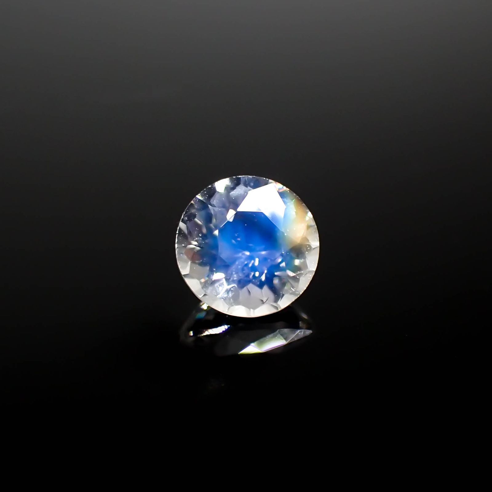 レインボームーンストーン ザンビア産 0.34ct[240326919]4.6x4.5mm前後