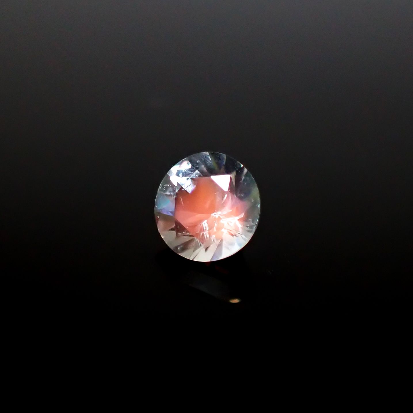 レインボームーンストーン(宝石名ラブラドライト)マダガスカル産 0.23ct 識別済[250129797]4x4mm前後