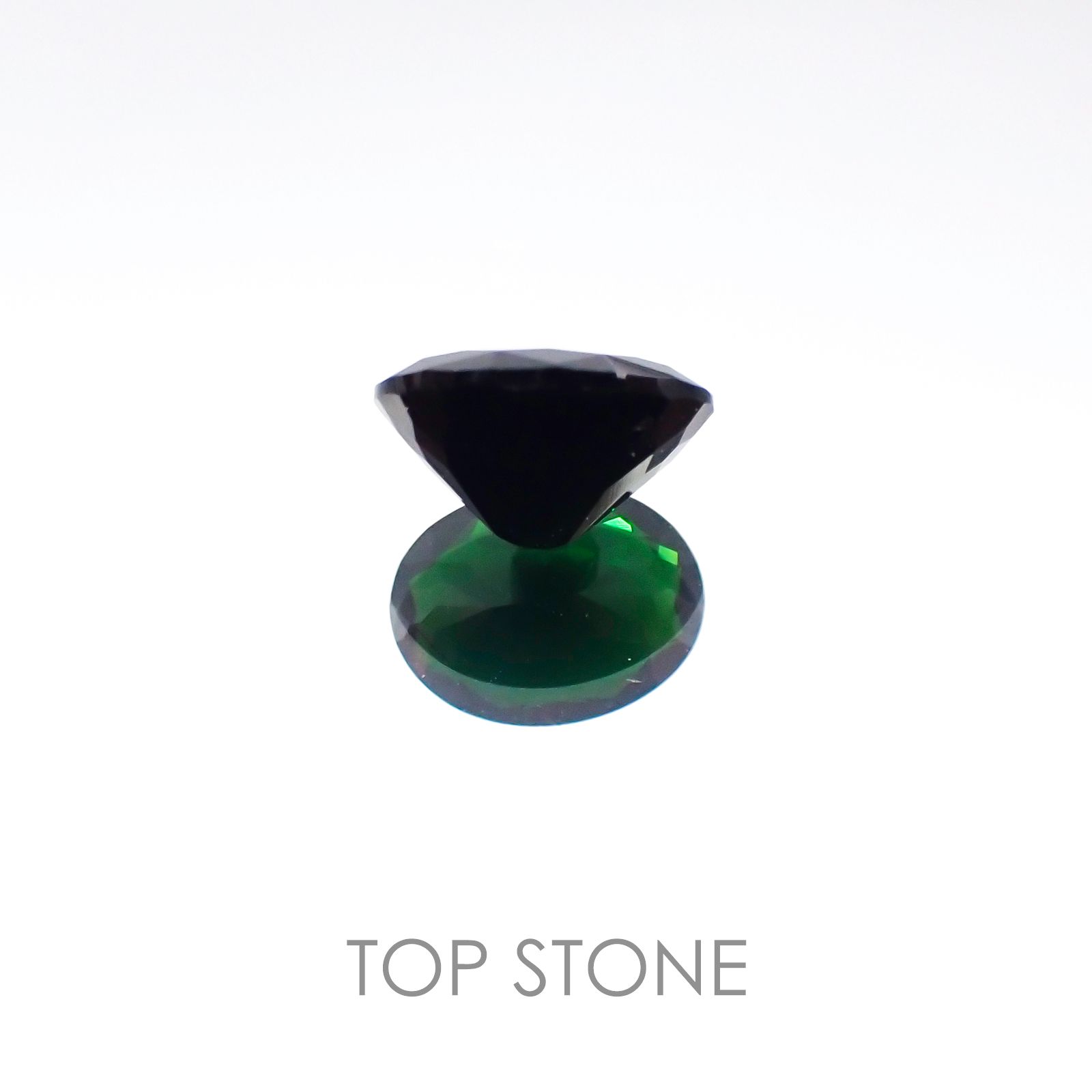 カラーチェンジクロムトルマリン タンザニア産 ルース 0.77ct[20096225]6.8×5.1mm前後
