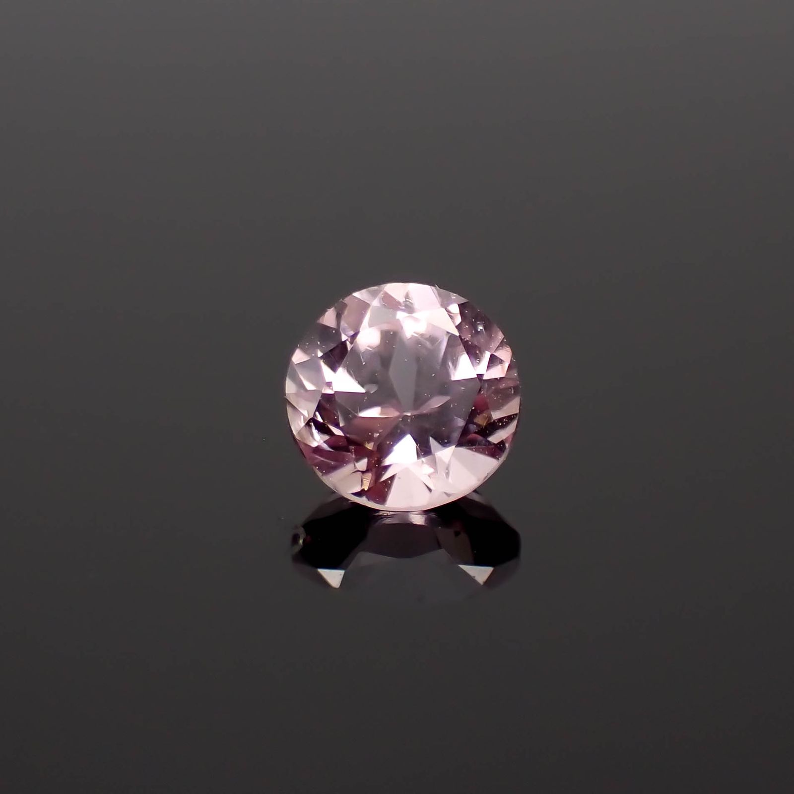 ドラゴンガーネット タンザニア産 0.44ct[230421457]4.3x4.3mm前後