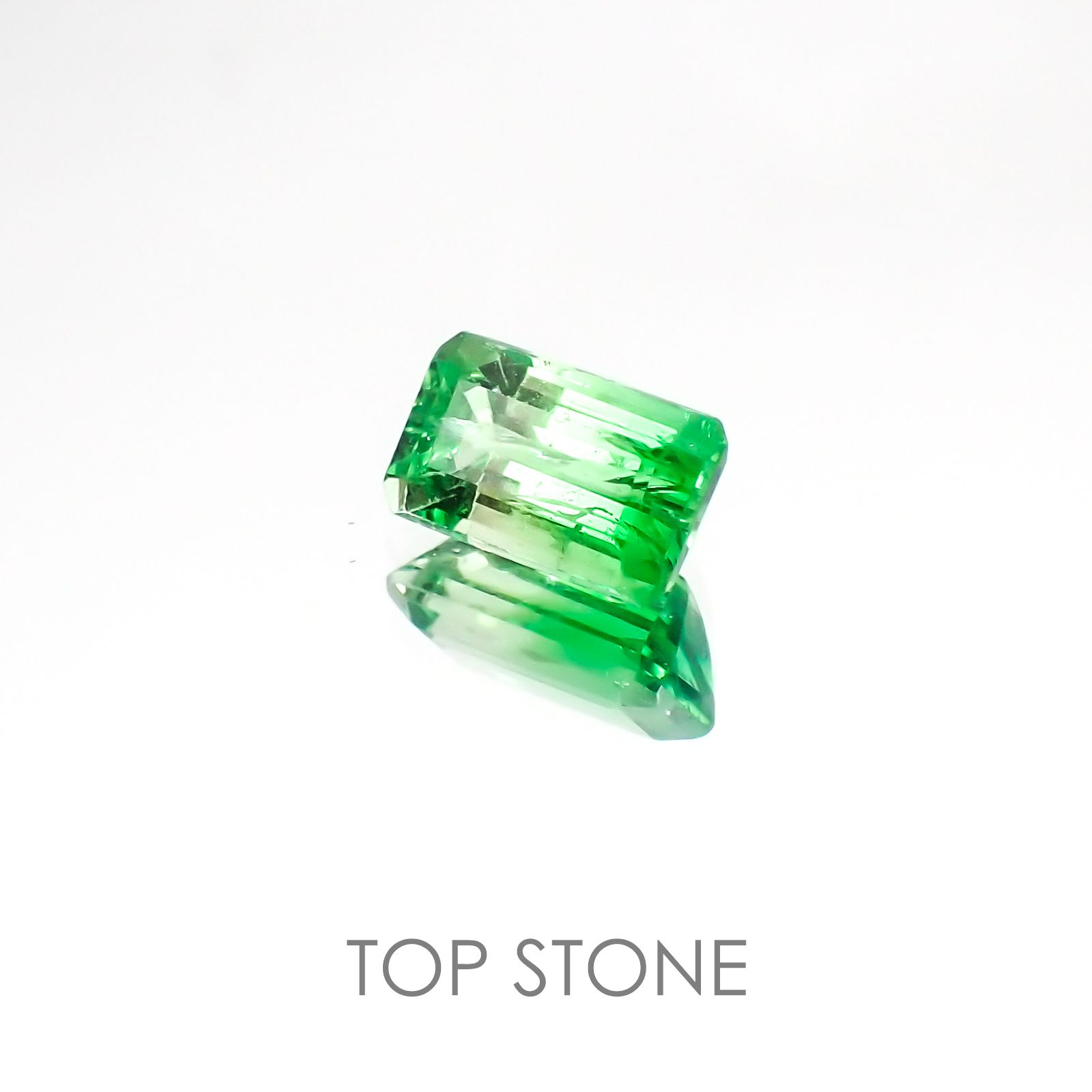 バイカラーツァボライト タンザニア産 ルース 0.99ct[21018492]6.9×4mm前後