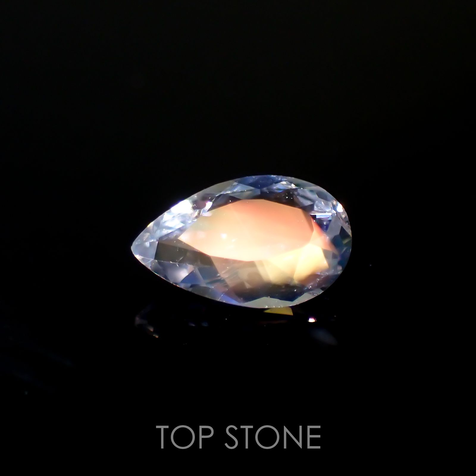 レインボームーンストーン(宝石名ラブラドライト)マダガスカル産 0.45ct 識別済[211113753]7.1x4.5mm前後