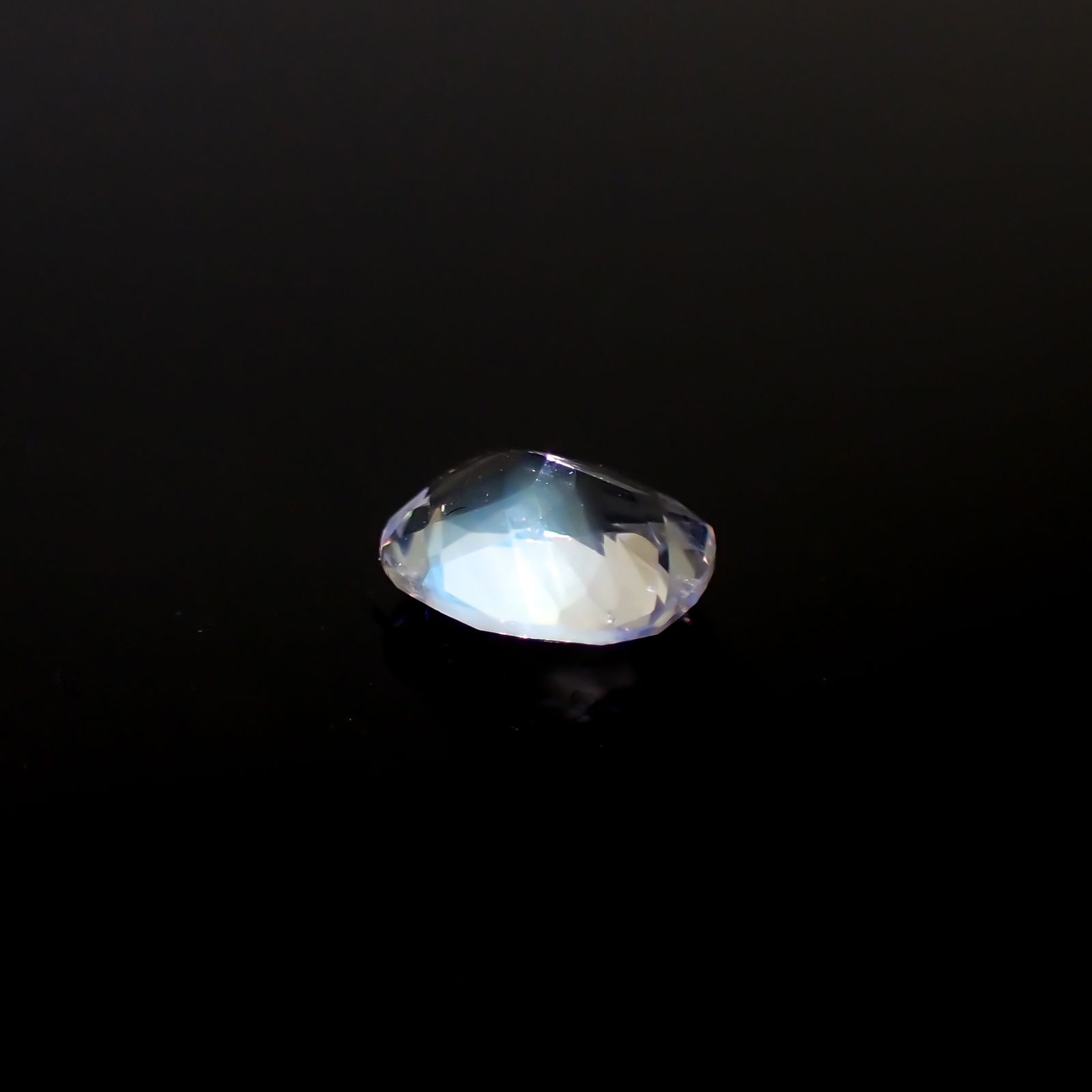 レインボームーンストーン ザンビア産 0.60ct[231224798]6.1x5mm前後