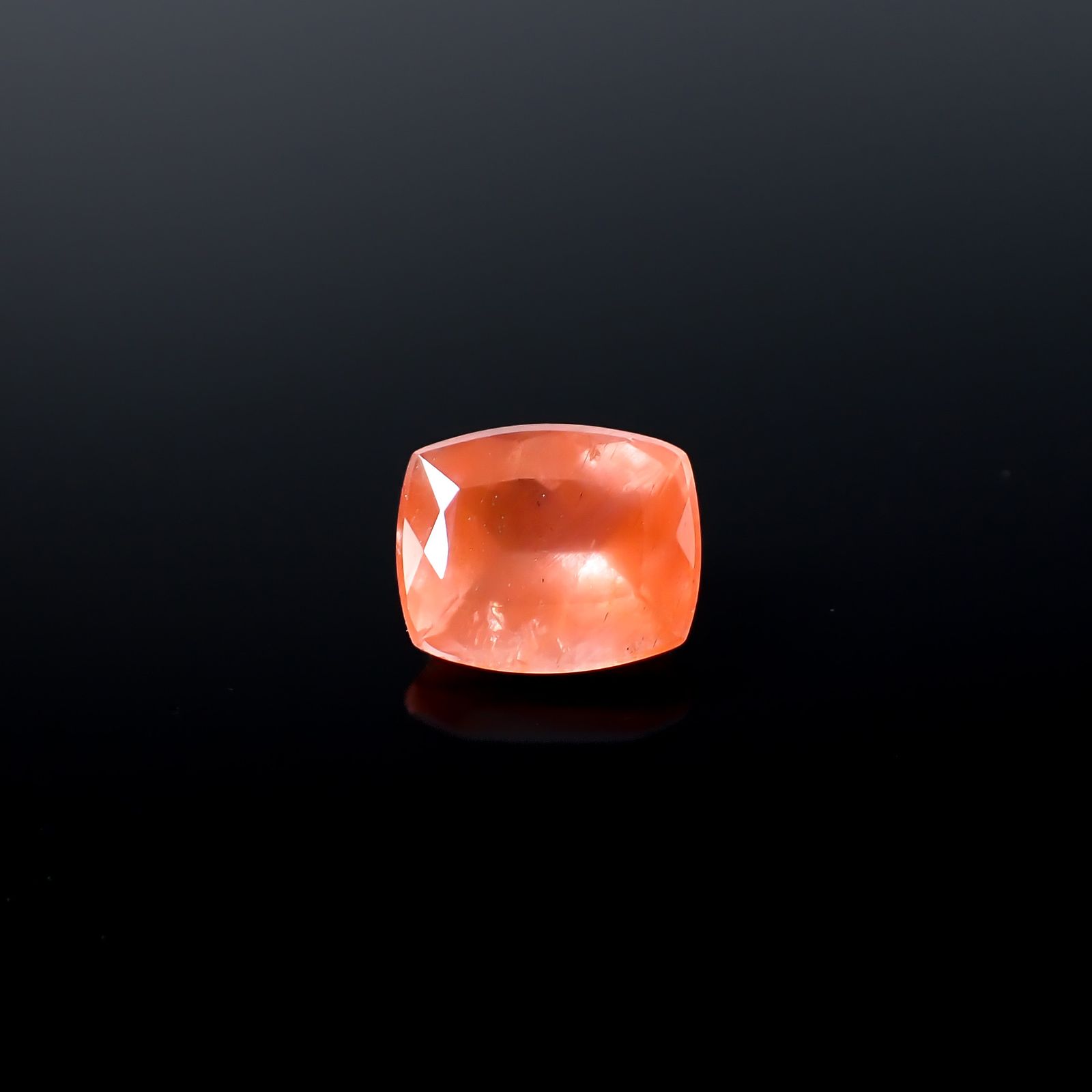 サンストーンスキャポライト(宝石名シーン・スキャポライト)タンザニア産 識別済 3.76ct / 10.8x8.9mm前後 [260832727]