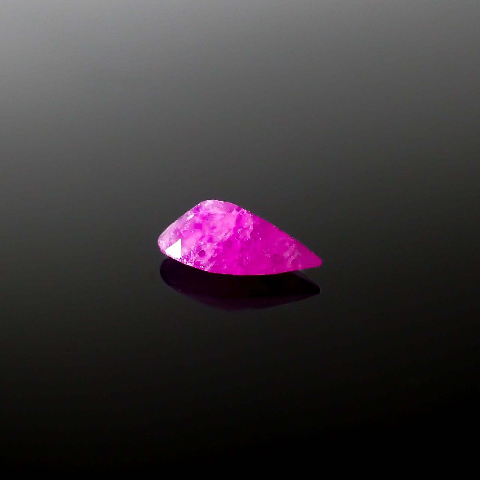 ピンクスギライト 南アフリカ産 1.29ct[240327012]11x6mm前後