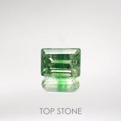 バイカラーツァボライト(宝石名グリーン グロッシュラー・ガーネット) タンザニア産 0.71ct 識別済[210711572]5.4×3.7mm前後