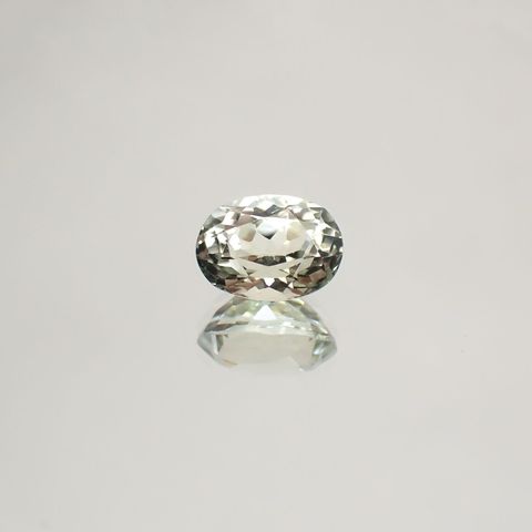 シリマナイト(宝石名シリマナイト) インド産 1.68ct 識別済[210610675]8×6mm前後