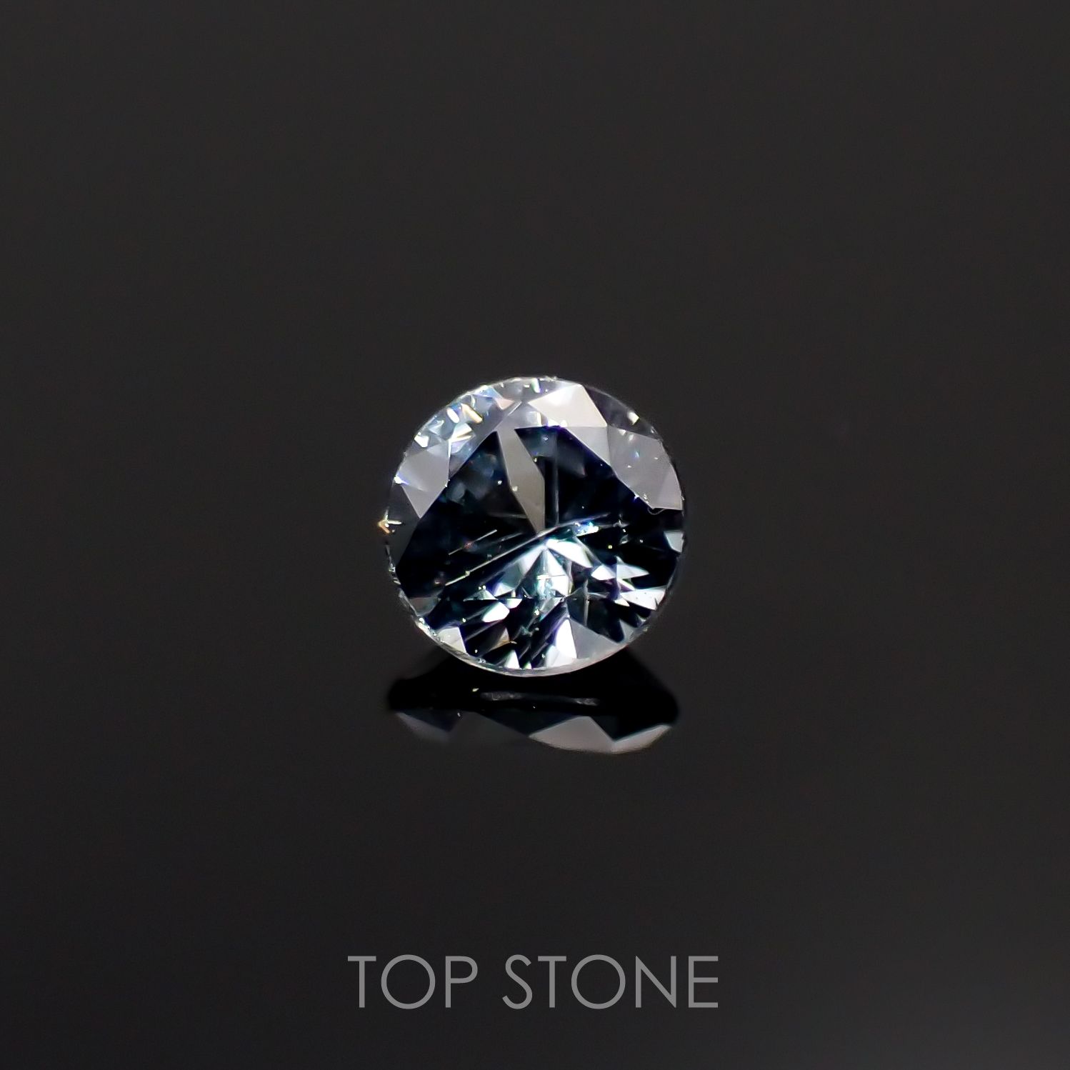 カラーチェンジガーネット アレキタイプ マダガスカル・ベキリー産 0.072ct[230119893]2.5x2.4mm前後