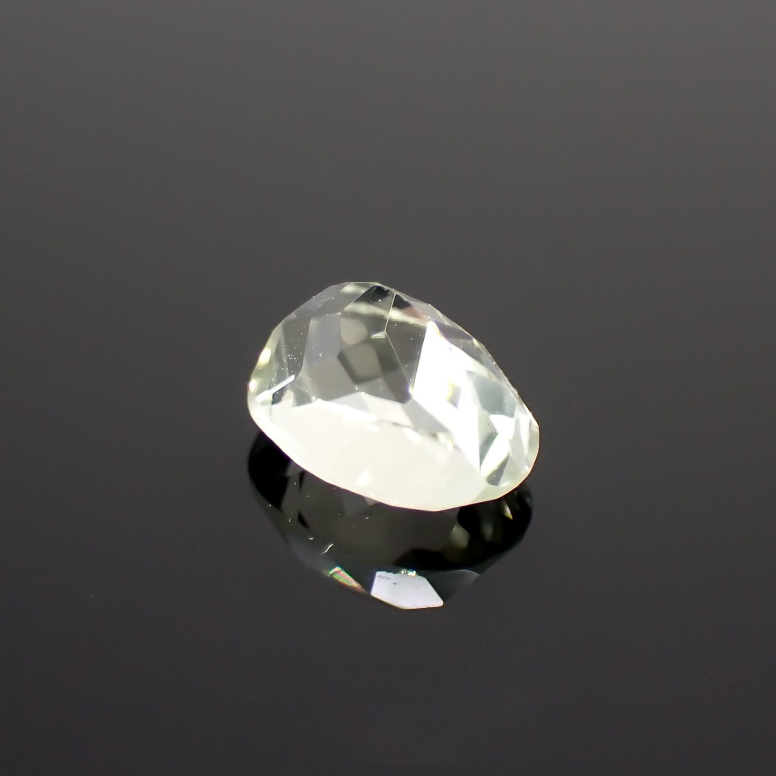 シリマナイト(宝石名シリマナイト)インド産 1.65ct 識別済[211113697]7.9x5.9mm前後