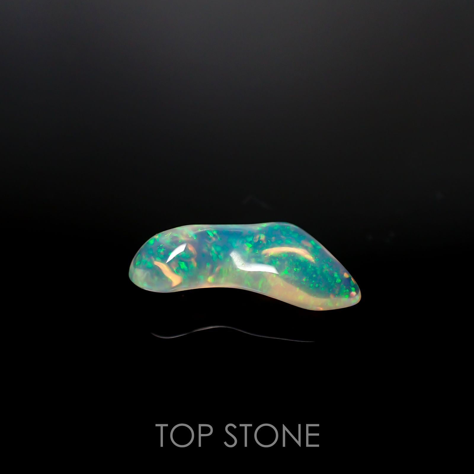 ◇バロック型◇エチオピアオパール(宝石名オパール) エチオピア産 1.96ct 識別済[210611400]16.5×7.2mm前後