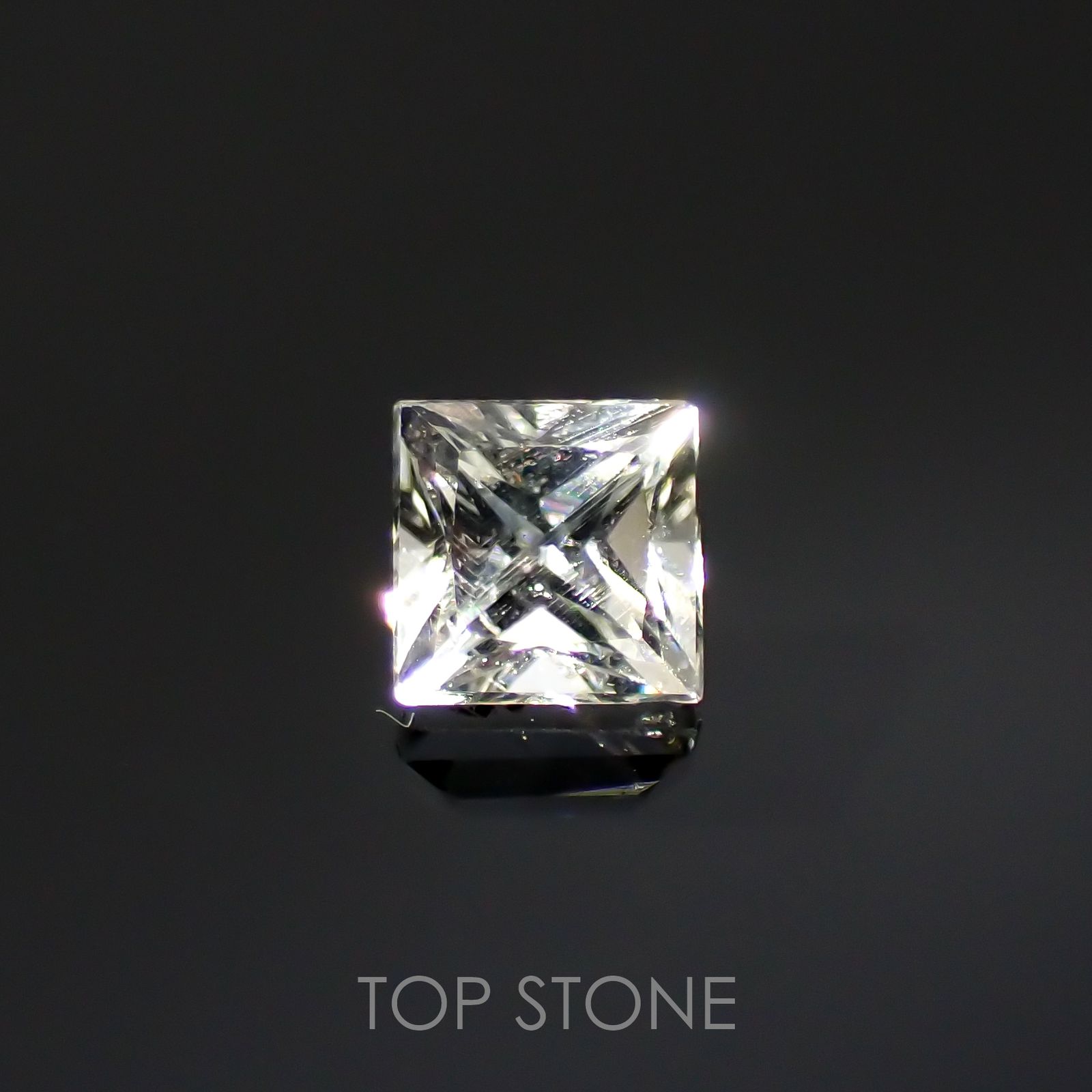 ◇プリンセスカット◇リューコガーネット(宝石名ホワイト グロッシュラー・ガーネット)ビルマ産 0.16ct 識別済[220115446]2.6x2.6mm前後