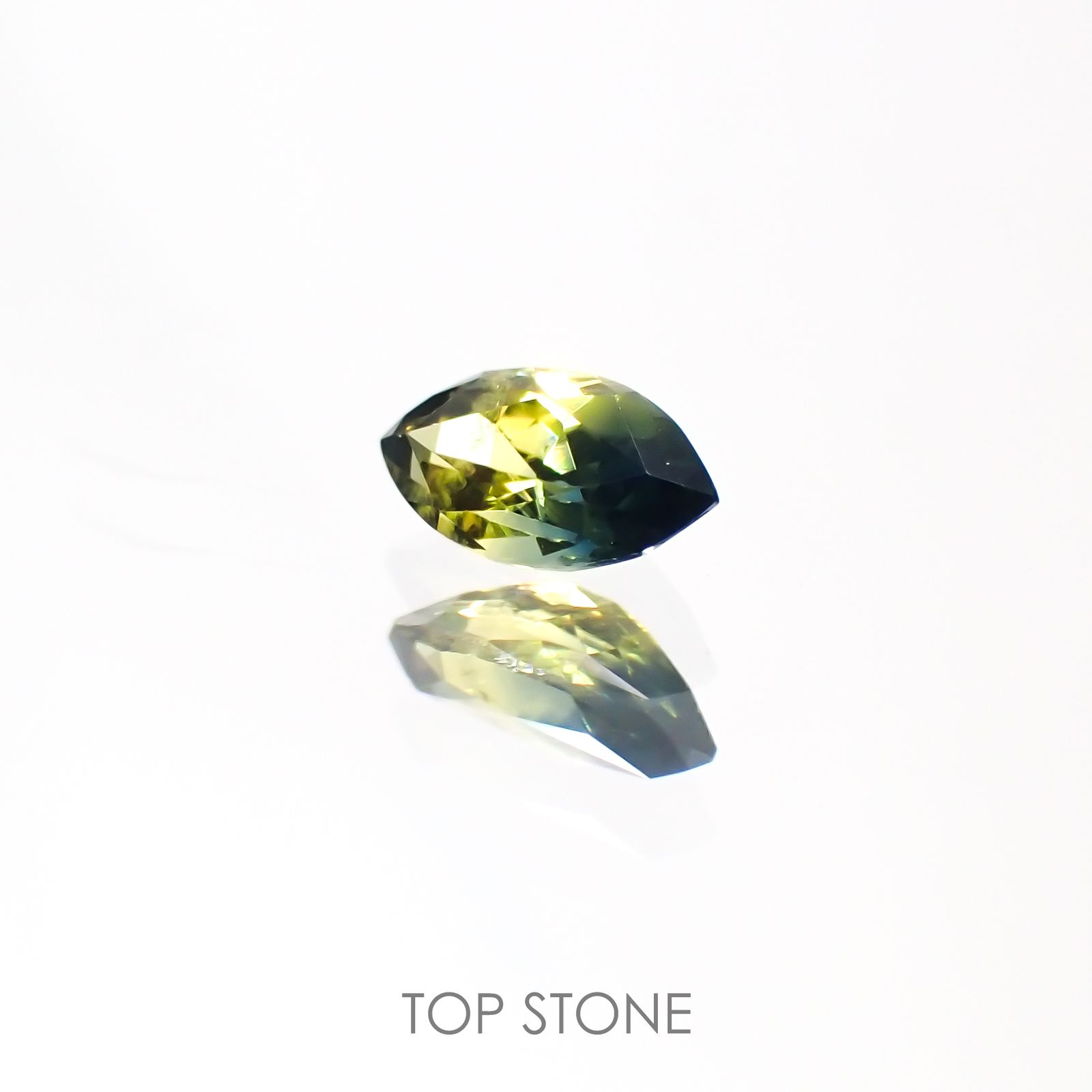 バイカラーサファイア(宝石名バイカラー・サファイア)タンザニア産 0.38ct 識別済[220113890]6.1x3.1mm前後