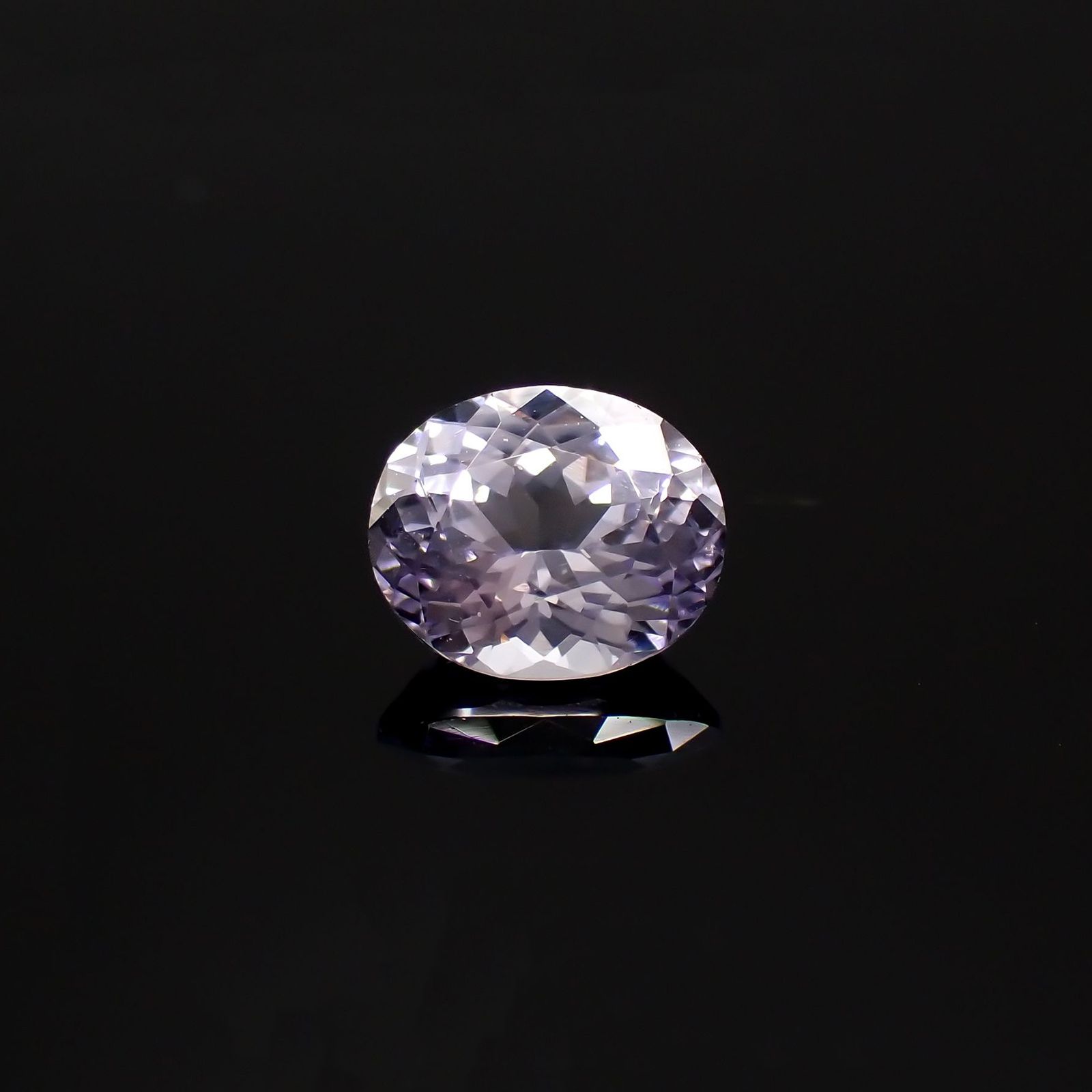 ラベンダーサファイア(宝石名サファイア)スリランカ/マダガスカル産 0.58ct 識別済[250817483]5.5x4.7mm前後