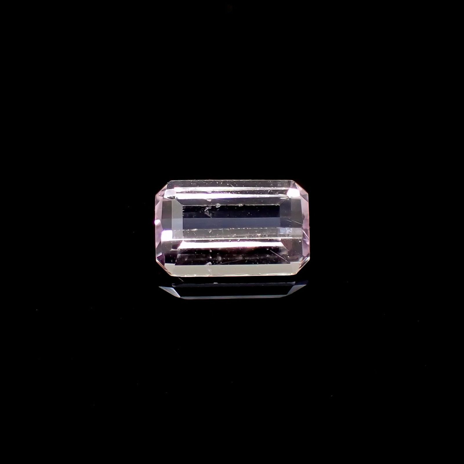 クンツァイト アフガニスタン産 2.03ct / 9.5x6.1mm前後 [220616342]