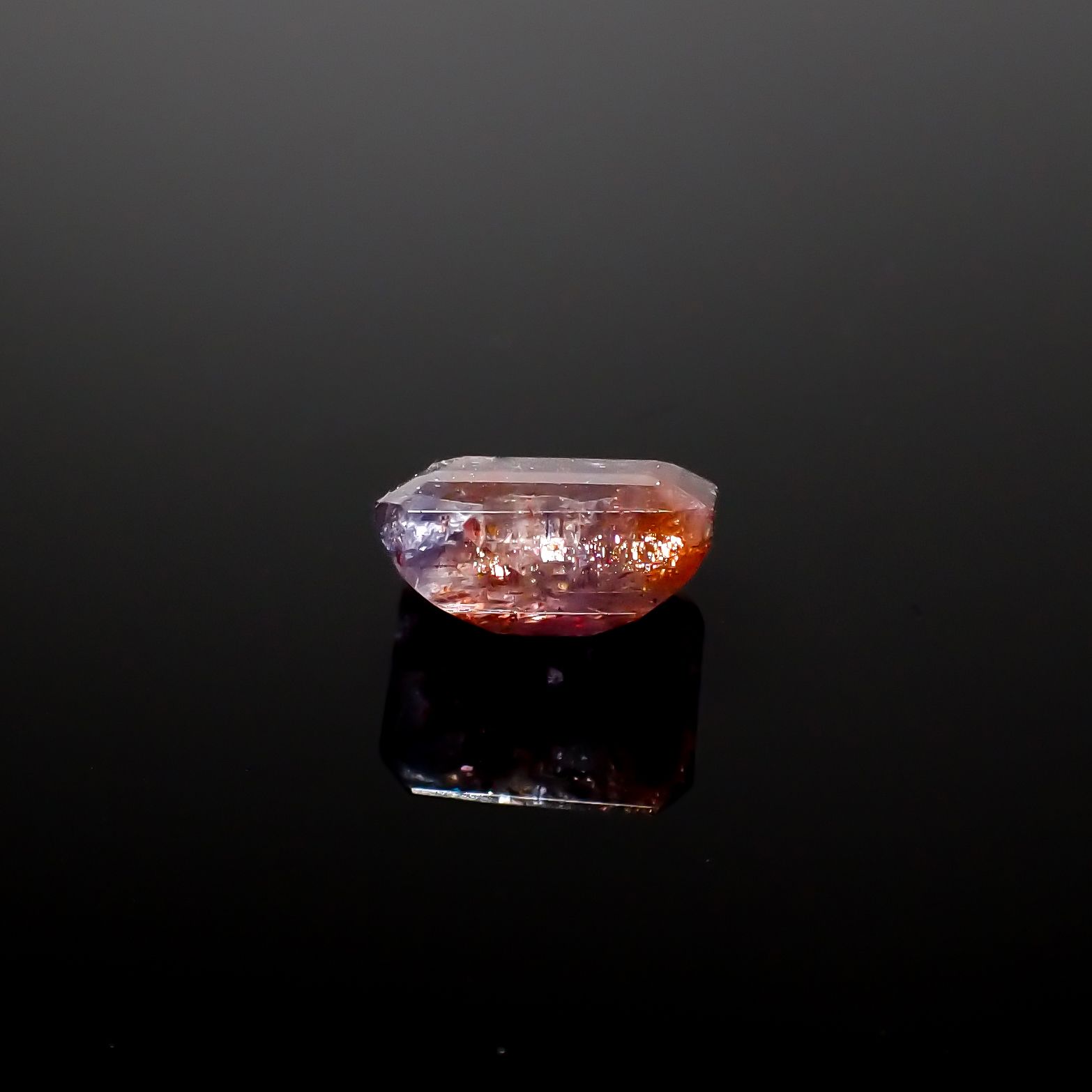 ブラッドショットアイオライト インド産 2.96ct[240125382]9.7x7.5mm前後
