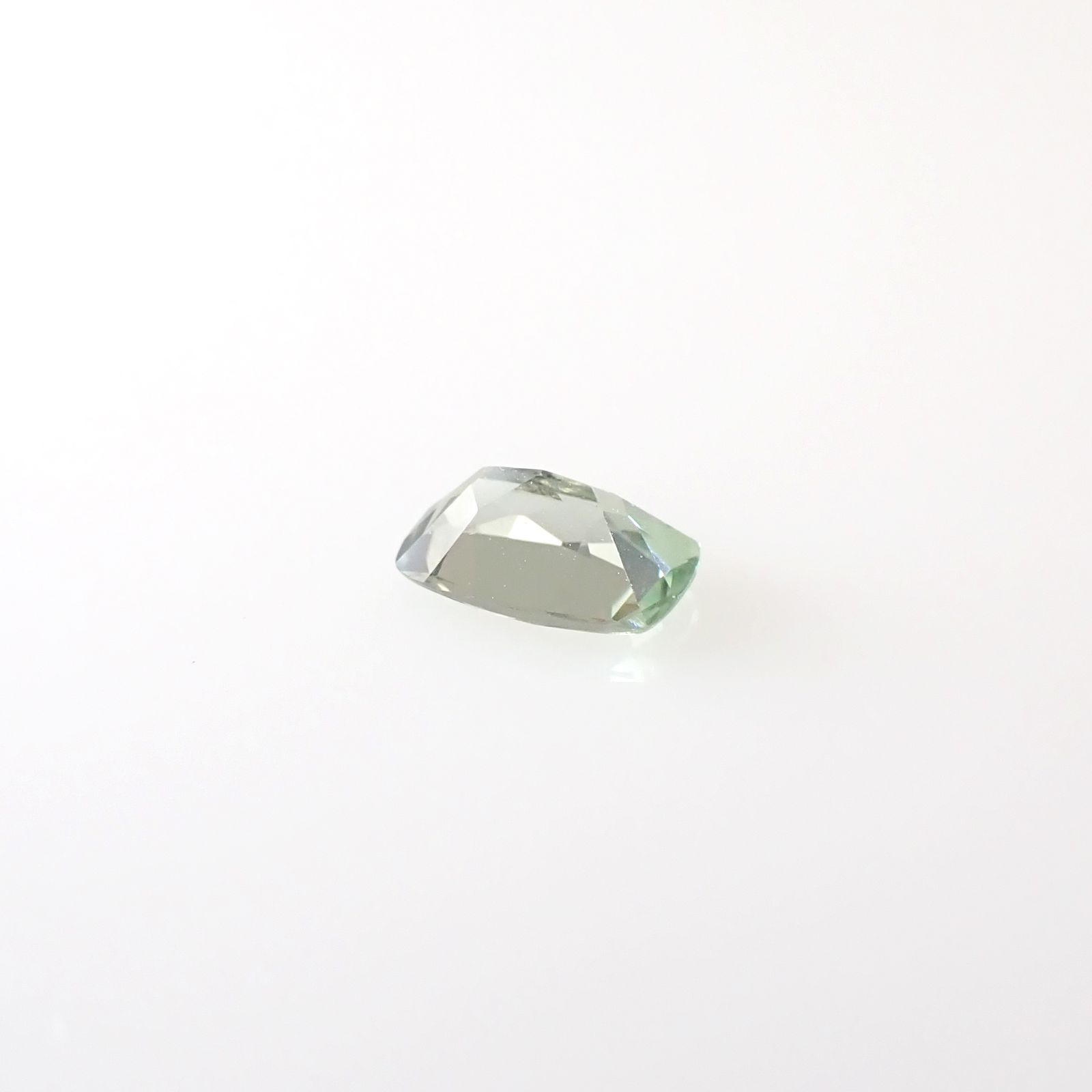 モンテブラサイト(宝石名モンテブラサイト)マダガスカル産 0.46ct 識別済[241229657]6x4mm前後