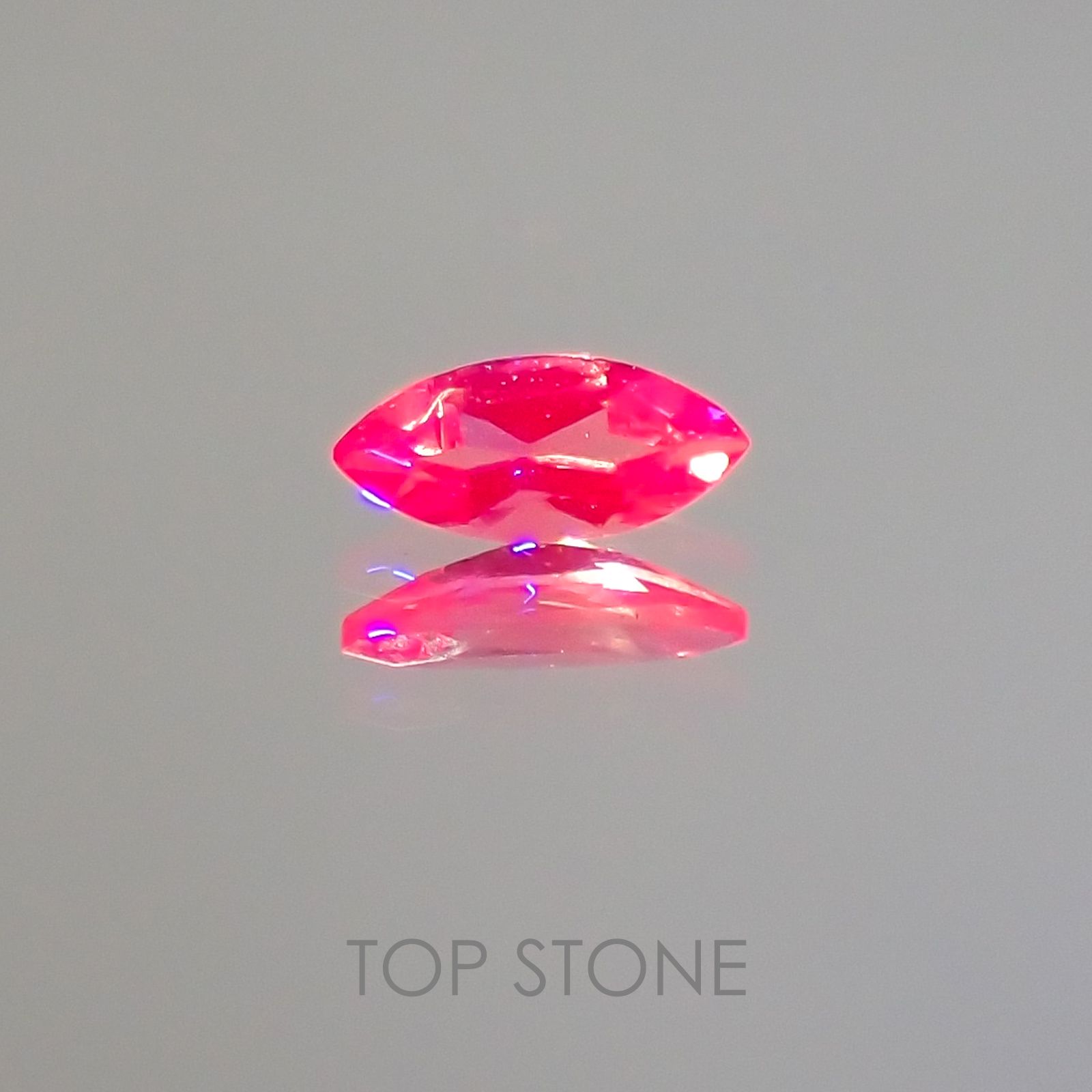 ホットピンクスピネル タンザニア産 ルース 0.12ct[20117677]5.2×2.3mm前後