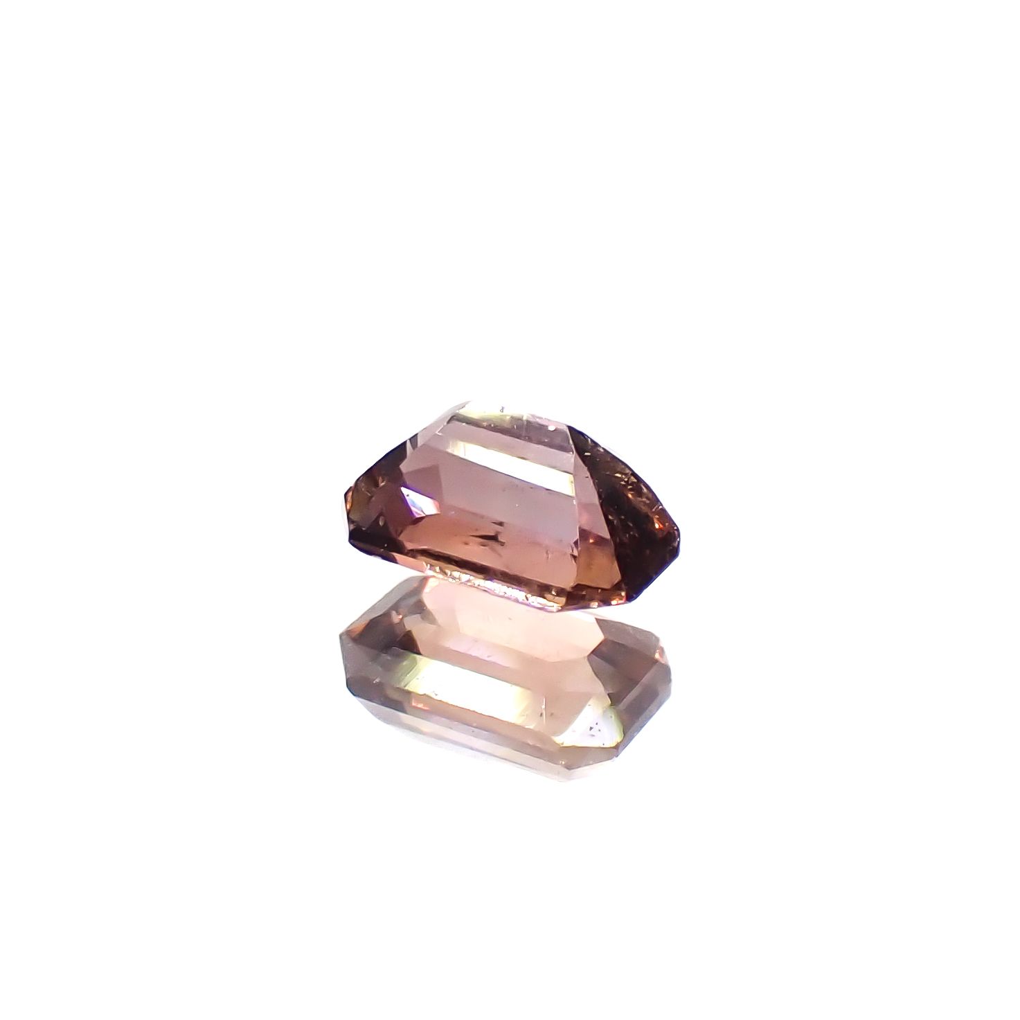 アキシナイト パキスタン産 0.36ct[240628366]4.8x3.3mm前後
