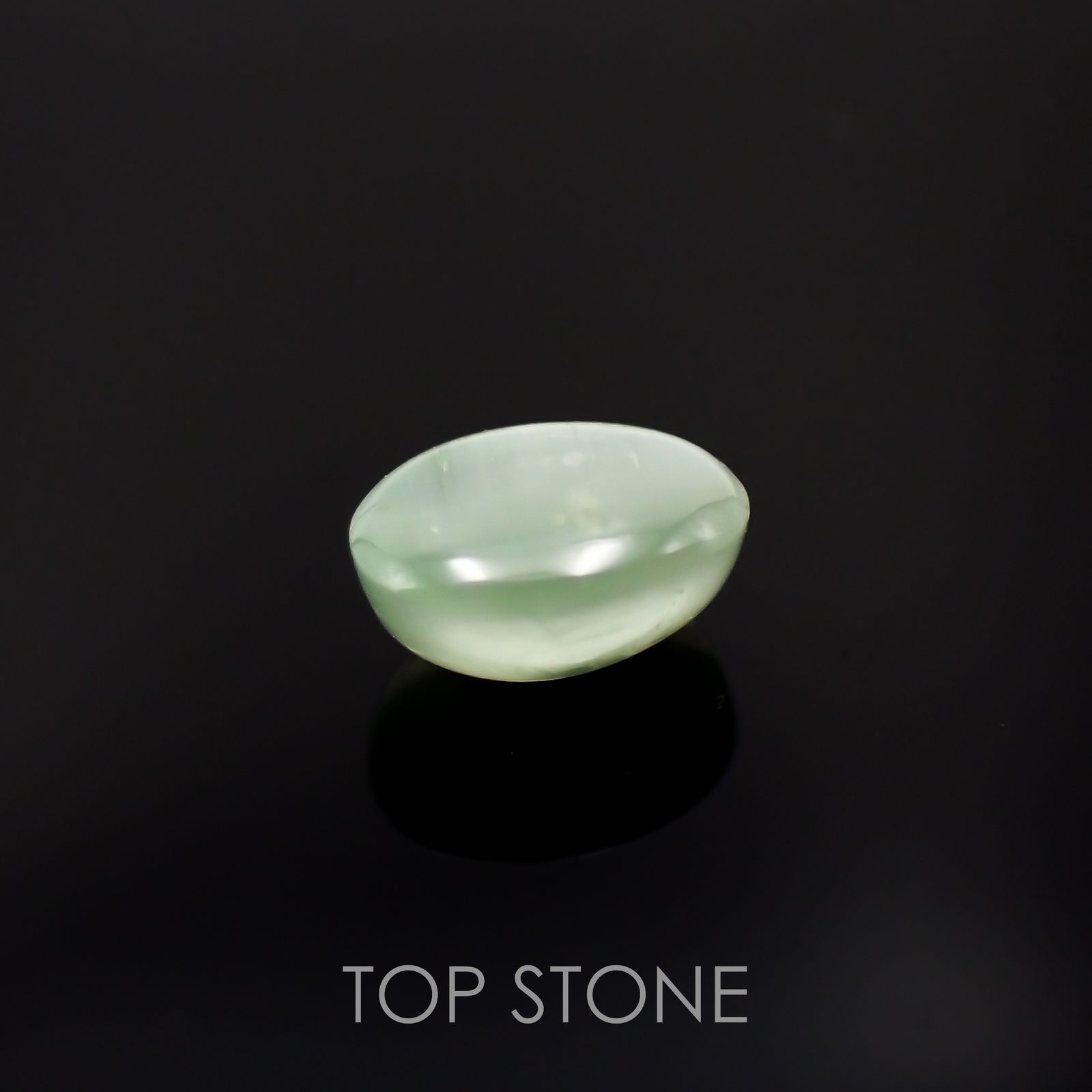 バナジウムコーネルピンキャッツアイ(宝石名コーネルピン)タンザニア産 0.68ct 識別済[221219199]5.9x4.3mm前後