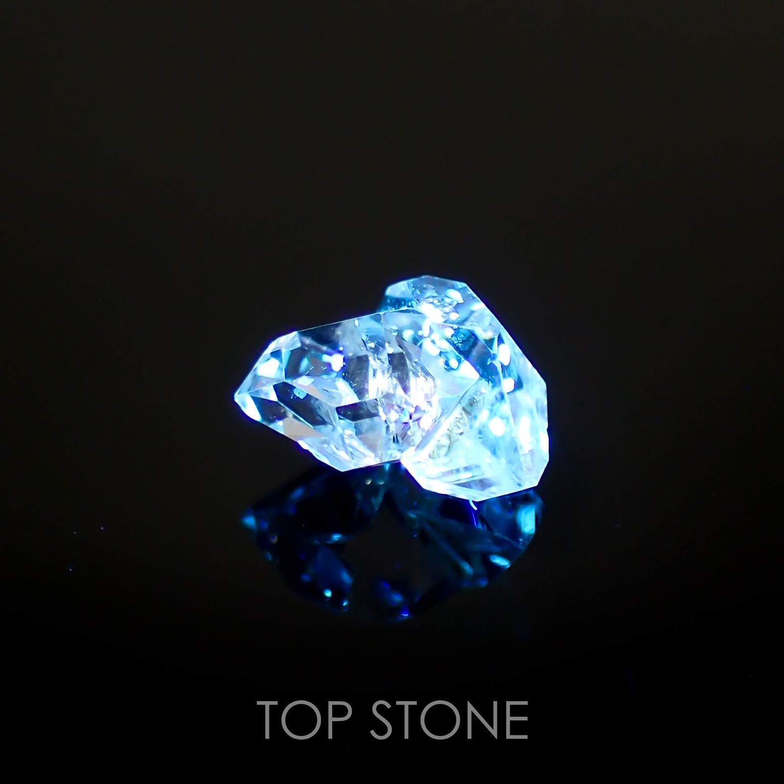 オイルインクォーツ原石 パキスタン産 1.06ct[220115462]7.1x6.6mm前後