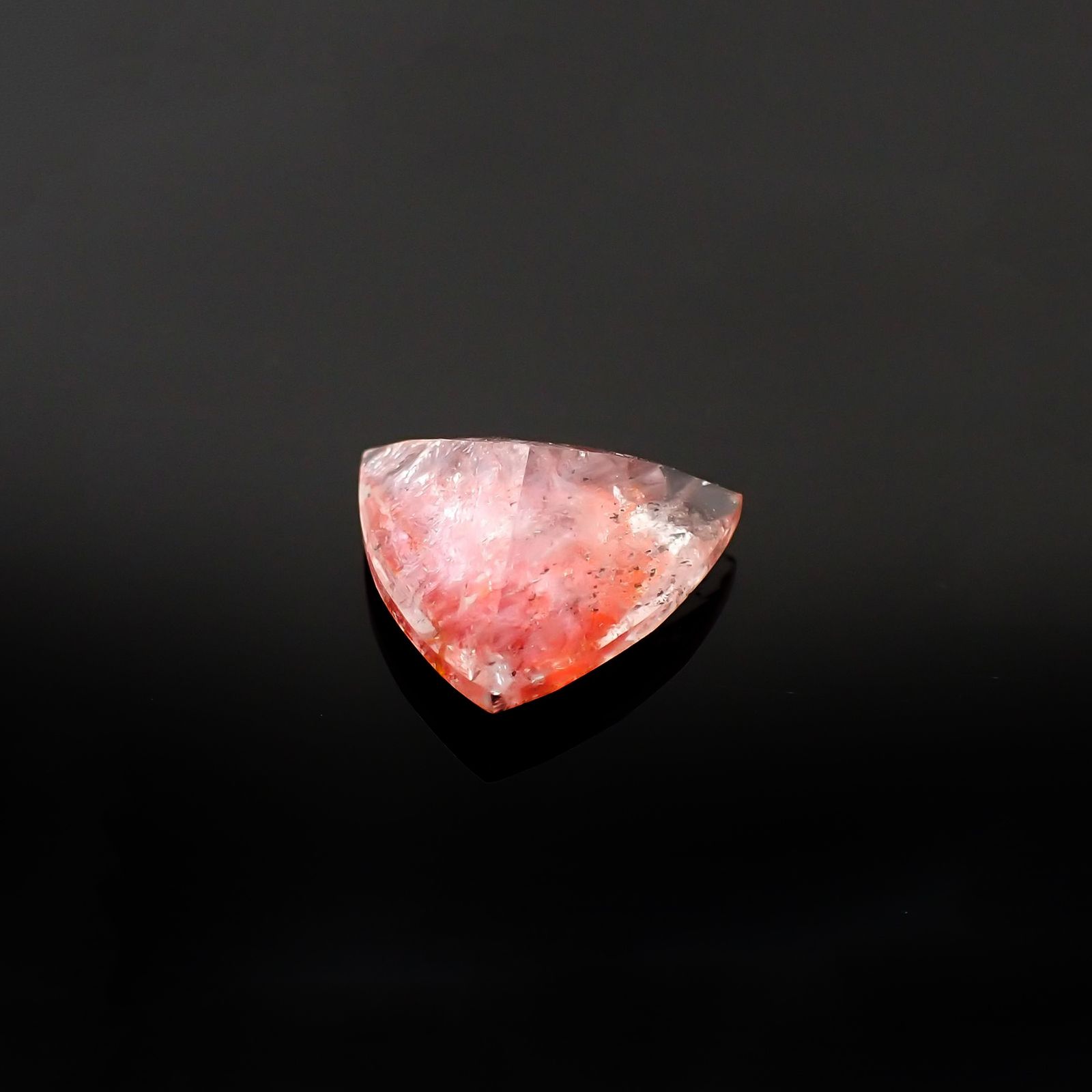 オーロラクォーツ ブラジル・ミナスジェライス産 7.99ct / 15.2x15.8mm前後 [220114370]