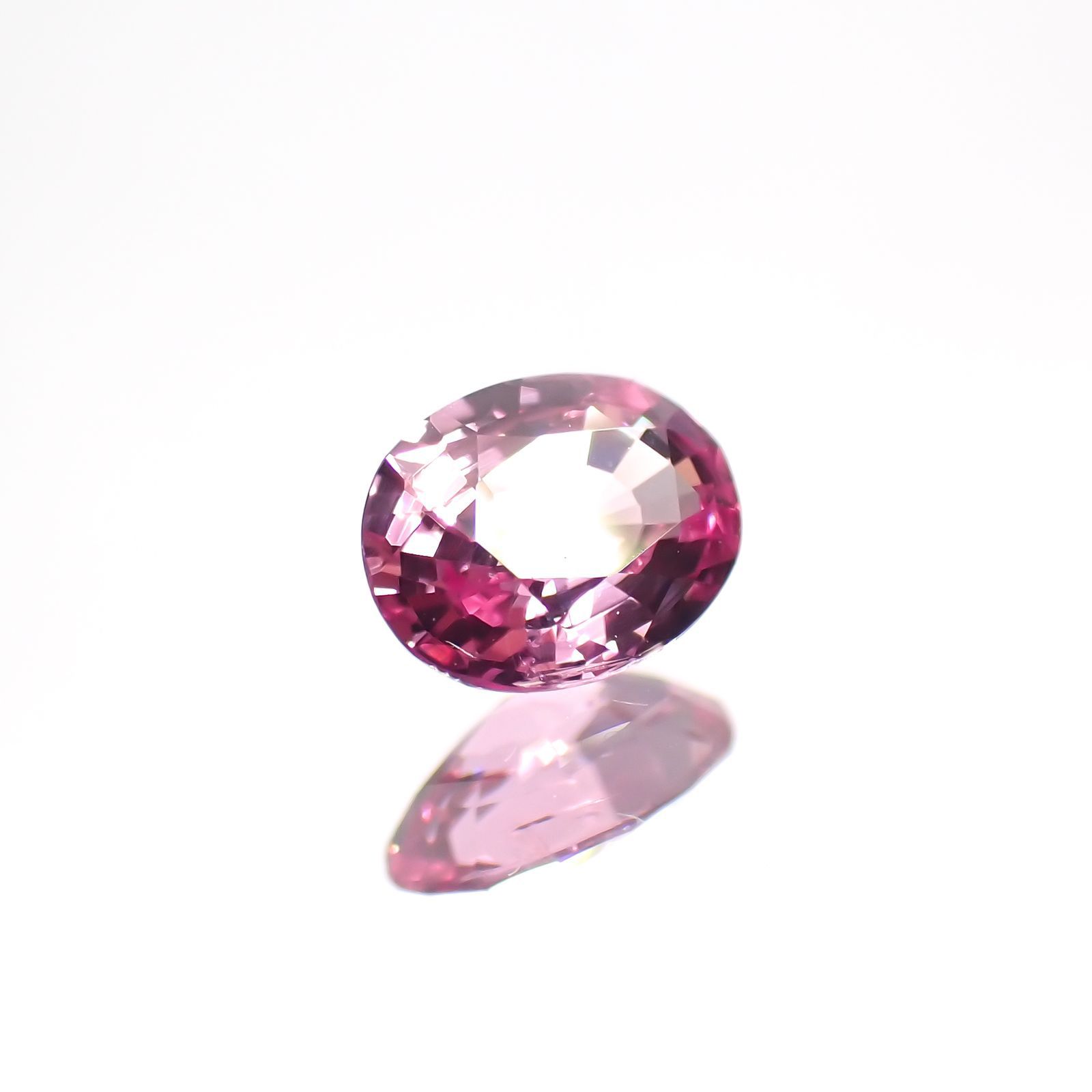 パパラチャサファイア(宝石名サファイア/別名パパラチャ・サファイア) スリランカ産 0.333ct DGL鑑付[21019428]4.9×3.7mm前後