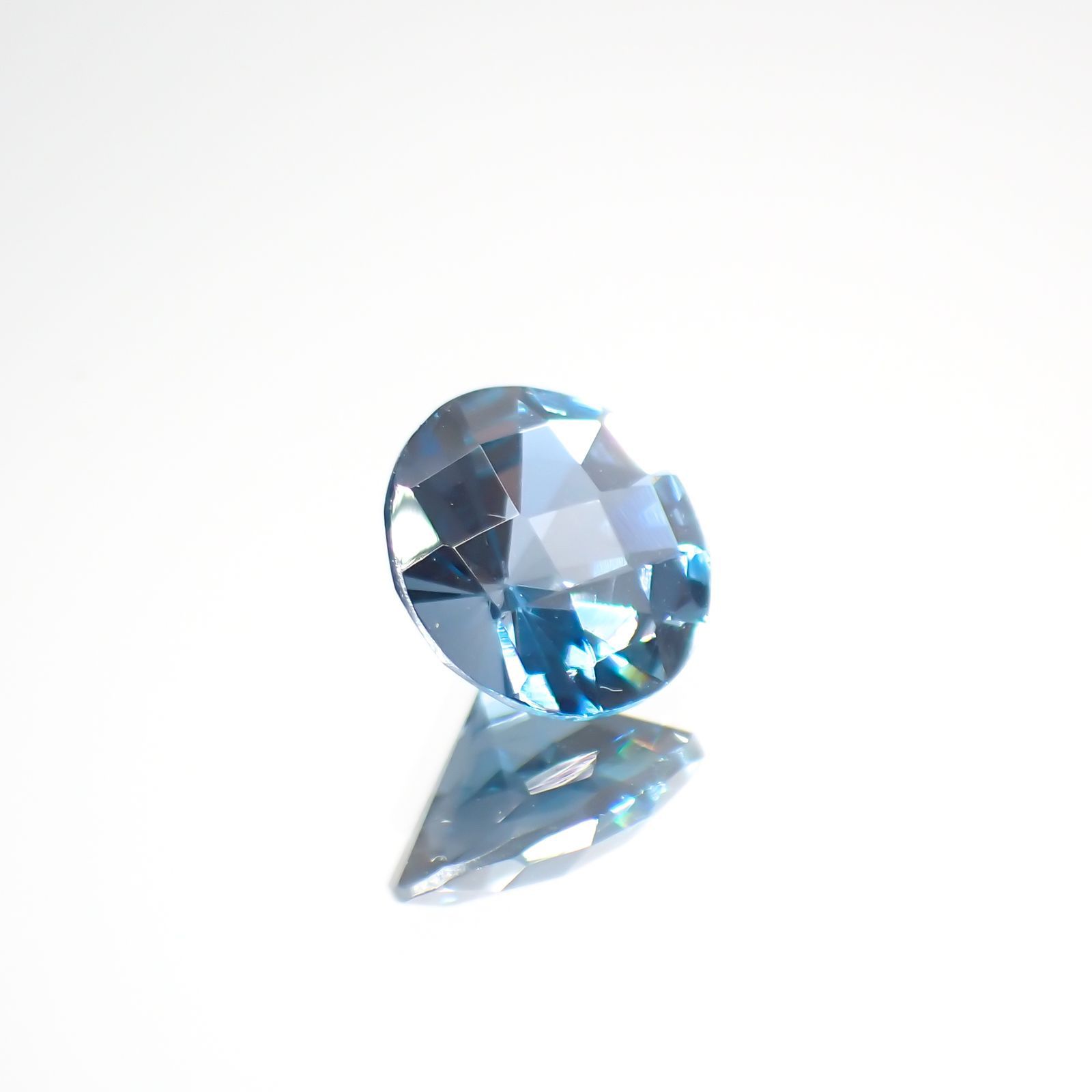 ◇チェッカーカット◇ロンドンブルートパーズ(宝石名ブルー・トパーズ) ブラジル産 1.02ct 識別済[210913040]6.5×6.5mm前後
