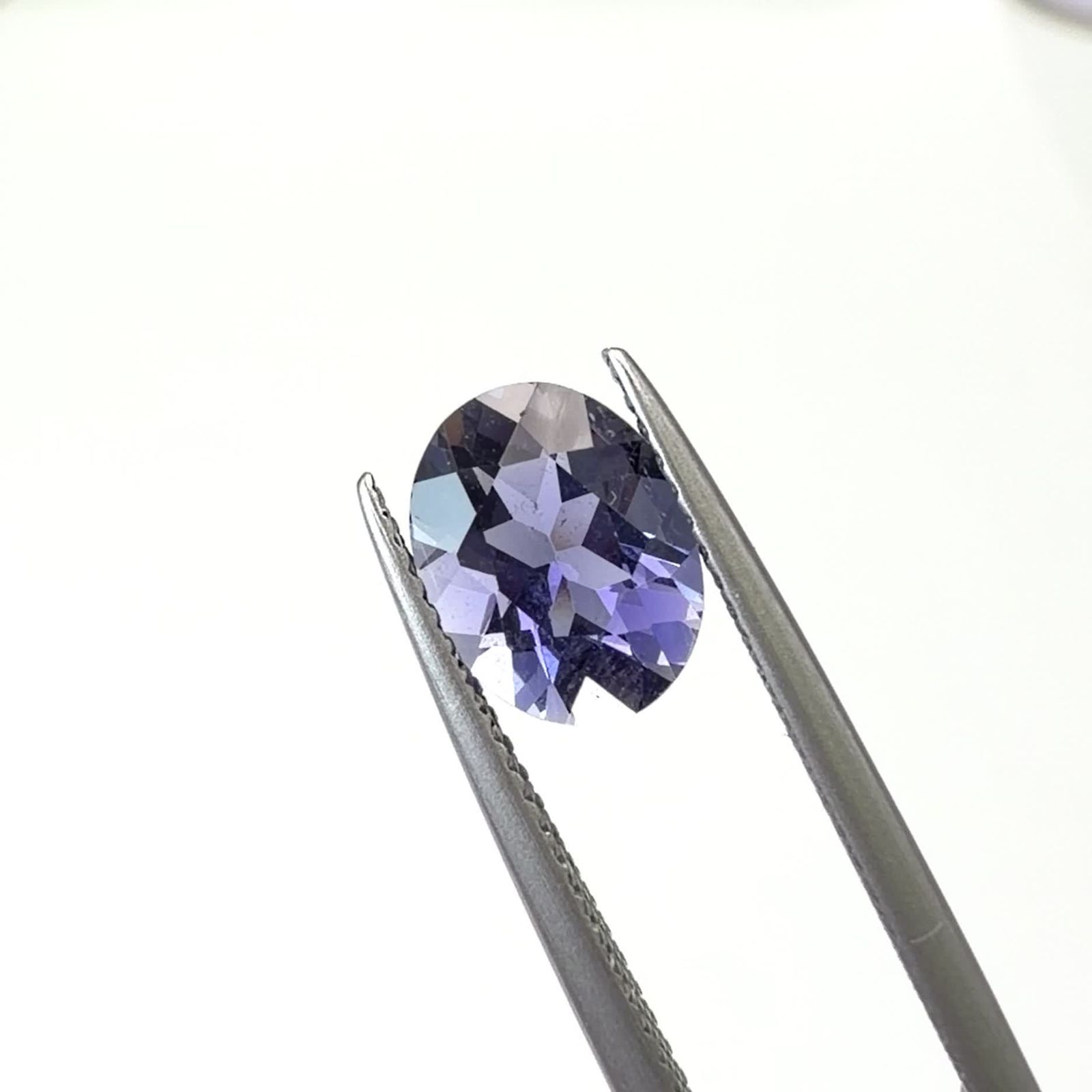 アイオライト タンザニア産 1.61ct / 9.1x7.1mm前後 [260231743] | TOP