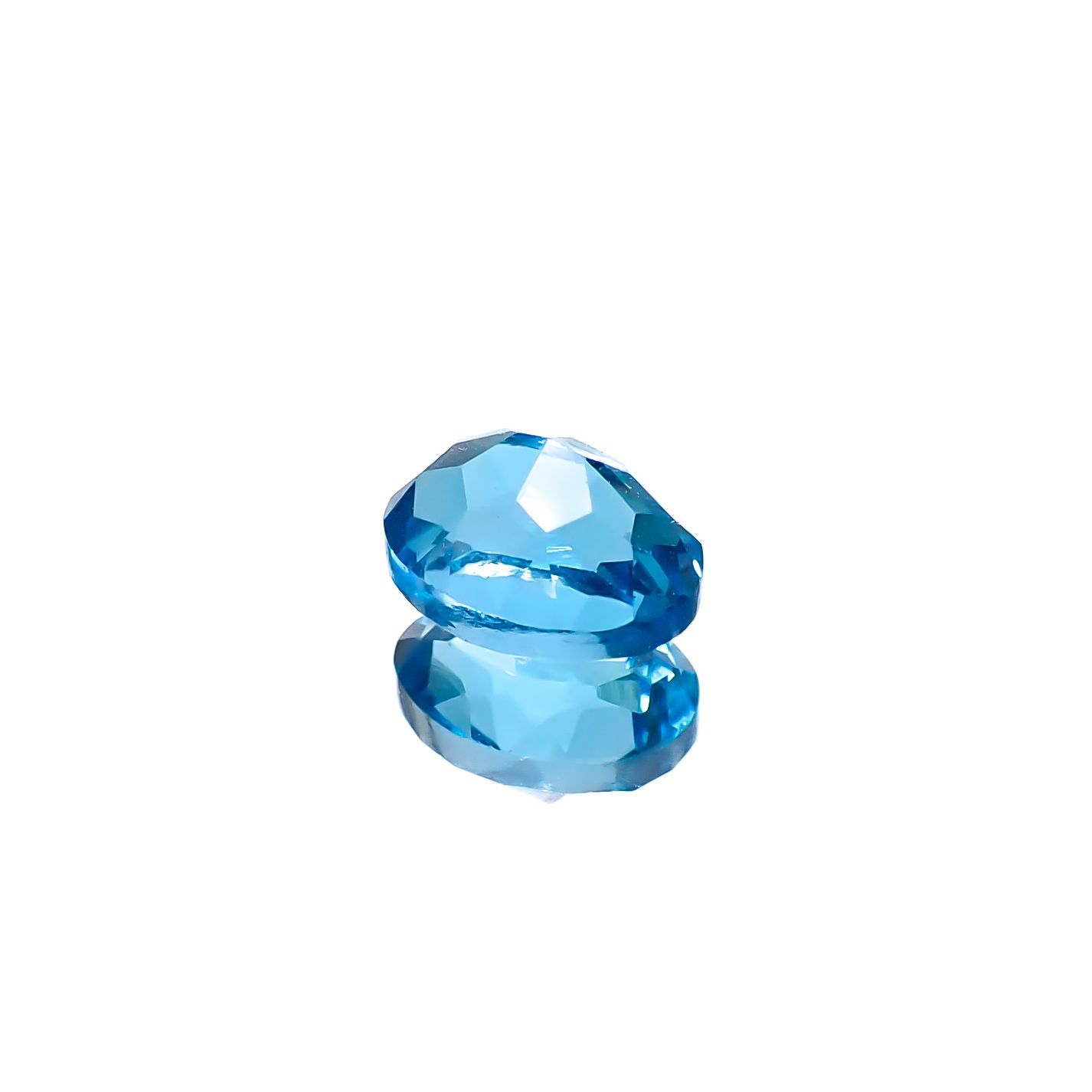 スイスブルートパーズ ブラジル産 2.12ct [241229574]8.2x6.3mm前後