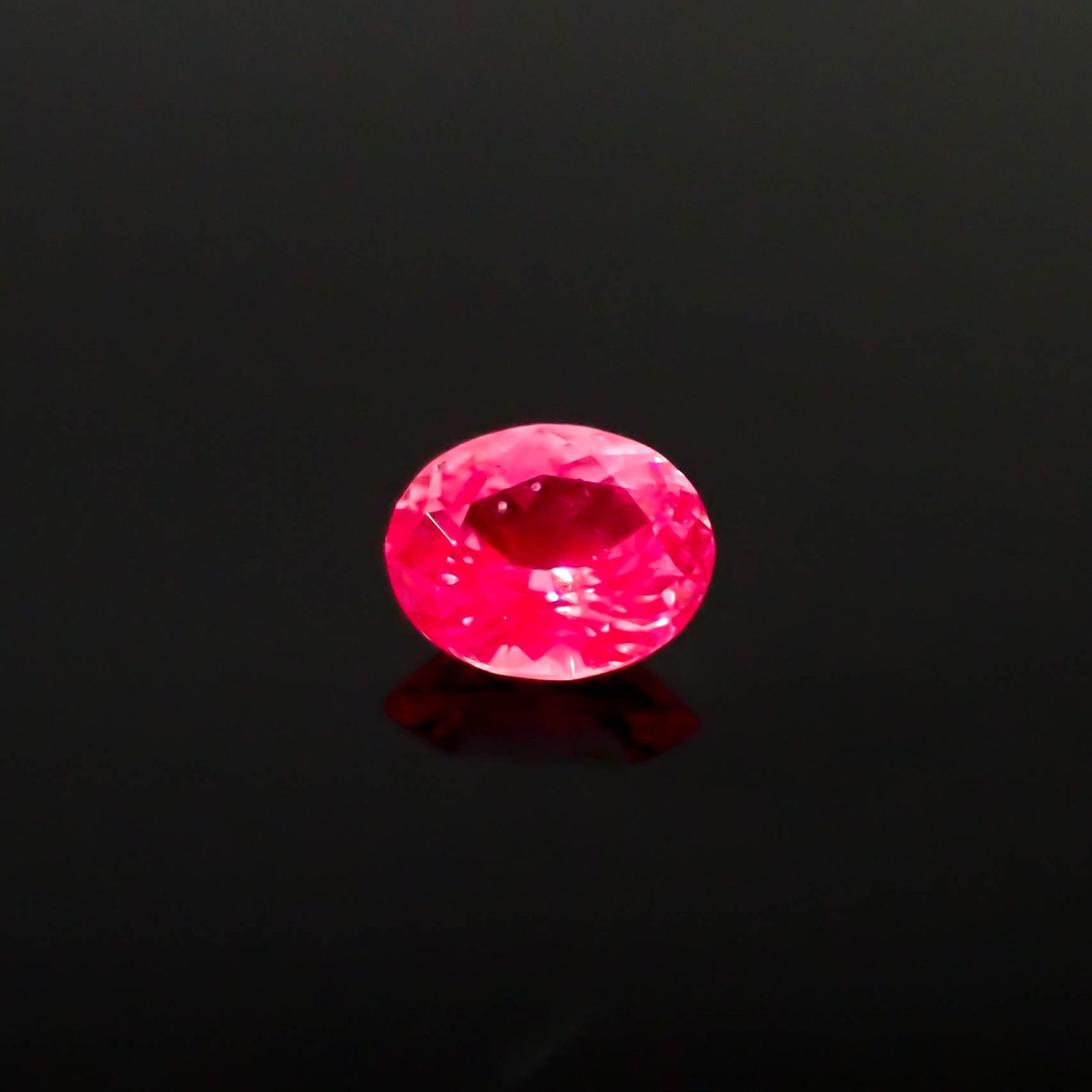 ピンクサファイア ベトナム産 0.23ct[240929063]4.1x3.3mm前後