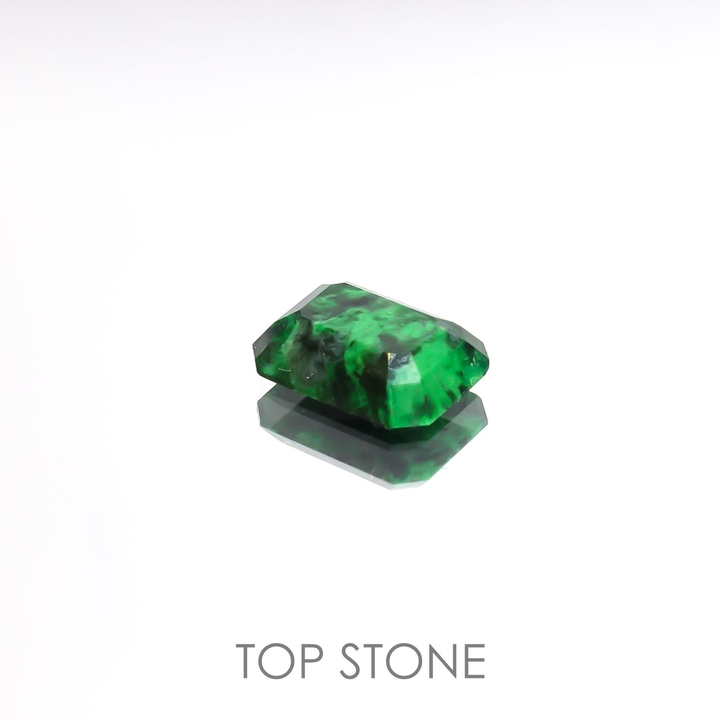 モーシッシ ビルマ産 0.87ct[220515726]7.4x5.5mm前後